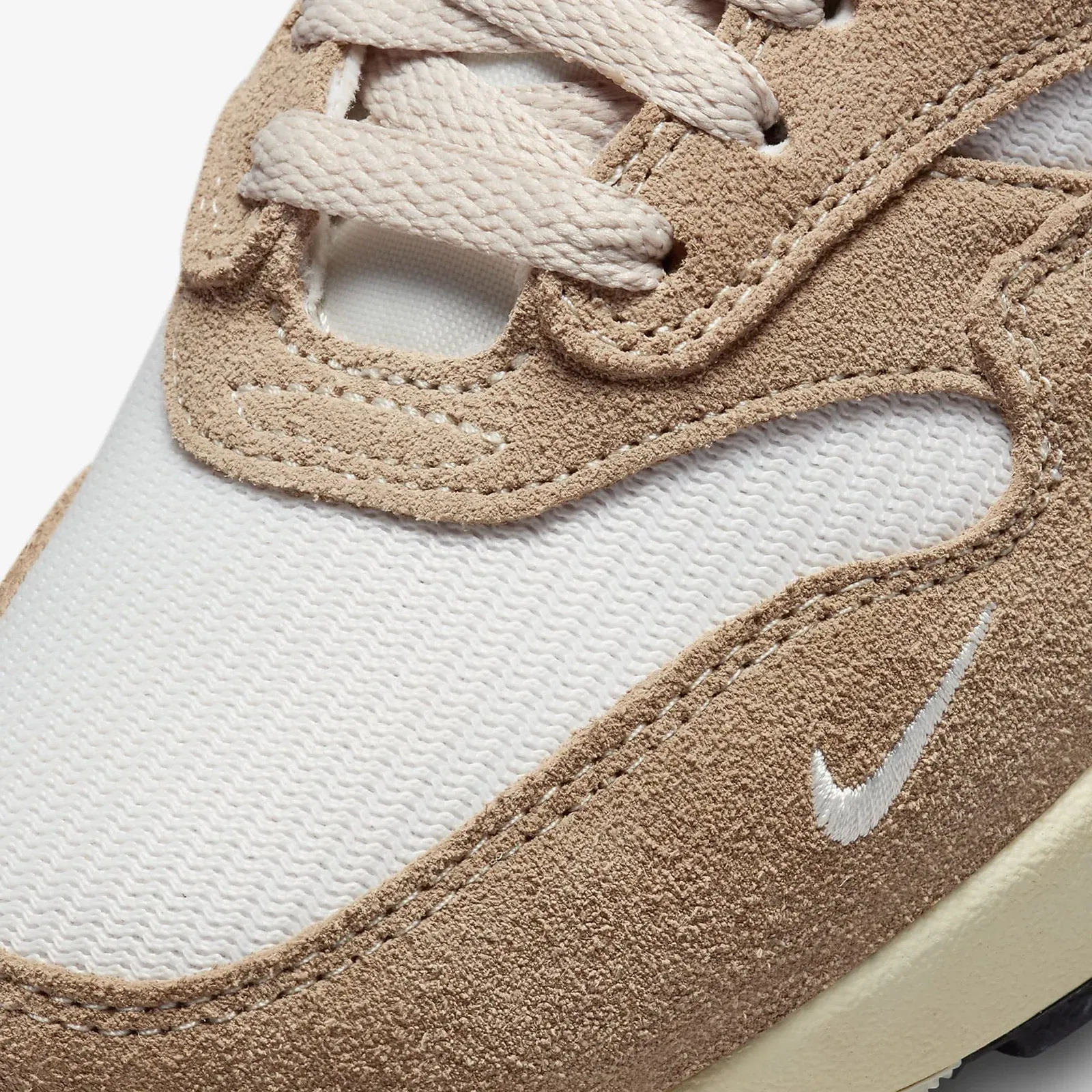 Nike AIR MAX 1 '87 SE { SAIL/KHAKI-COCONUT MILK-LT OREWOOD BRN