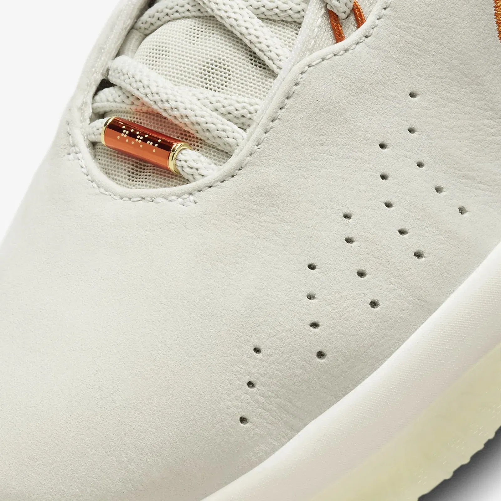Nike LEBRON XXI { AKOYA