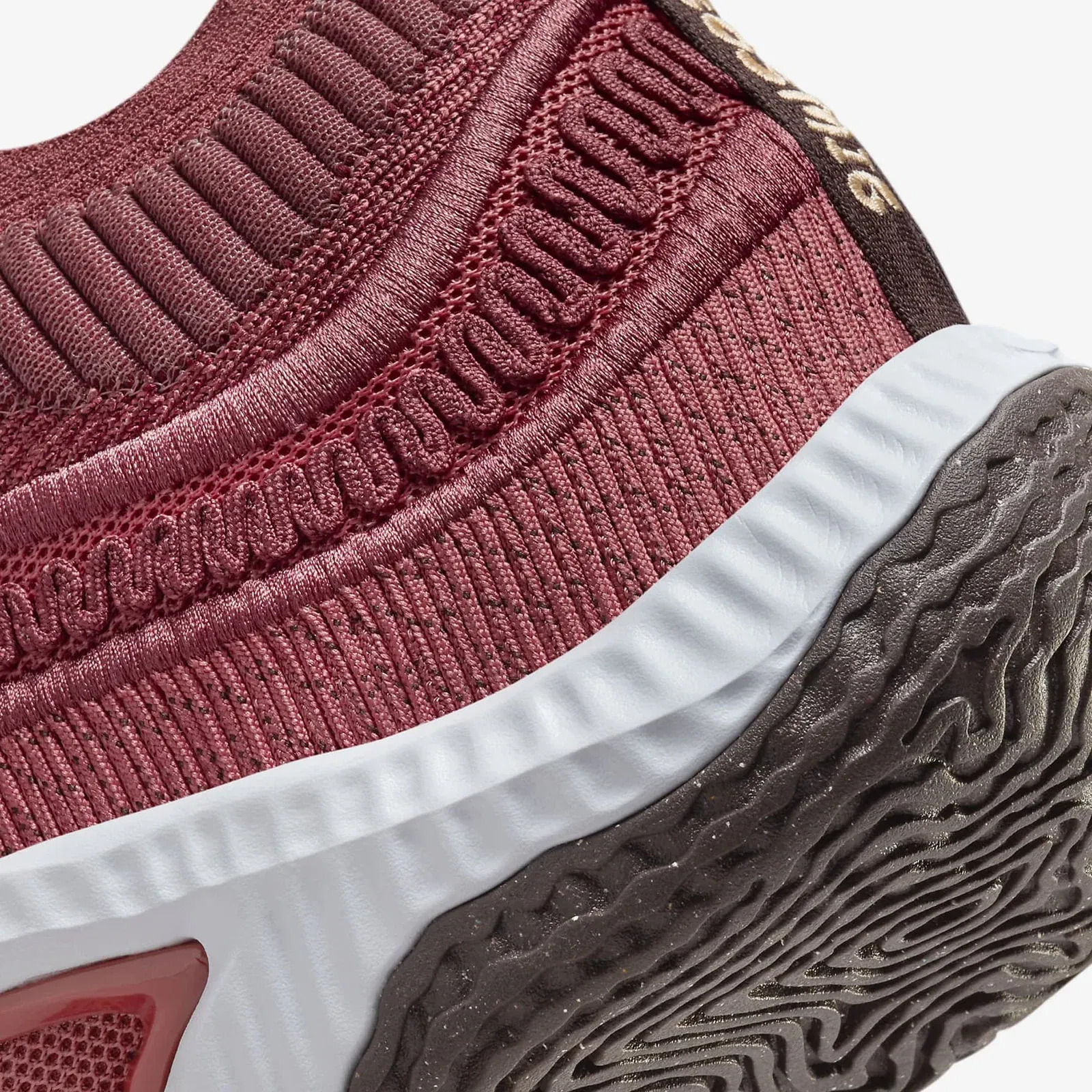 Nike COSMIC UNITY 3 { CEDAR /EARTH/FOOTBALL GREY/ICE PEACH