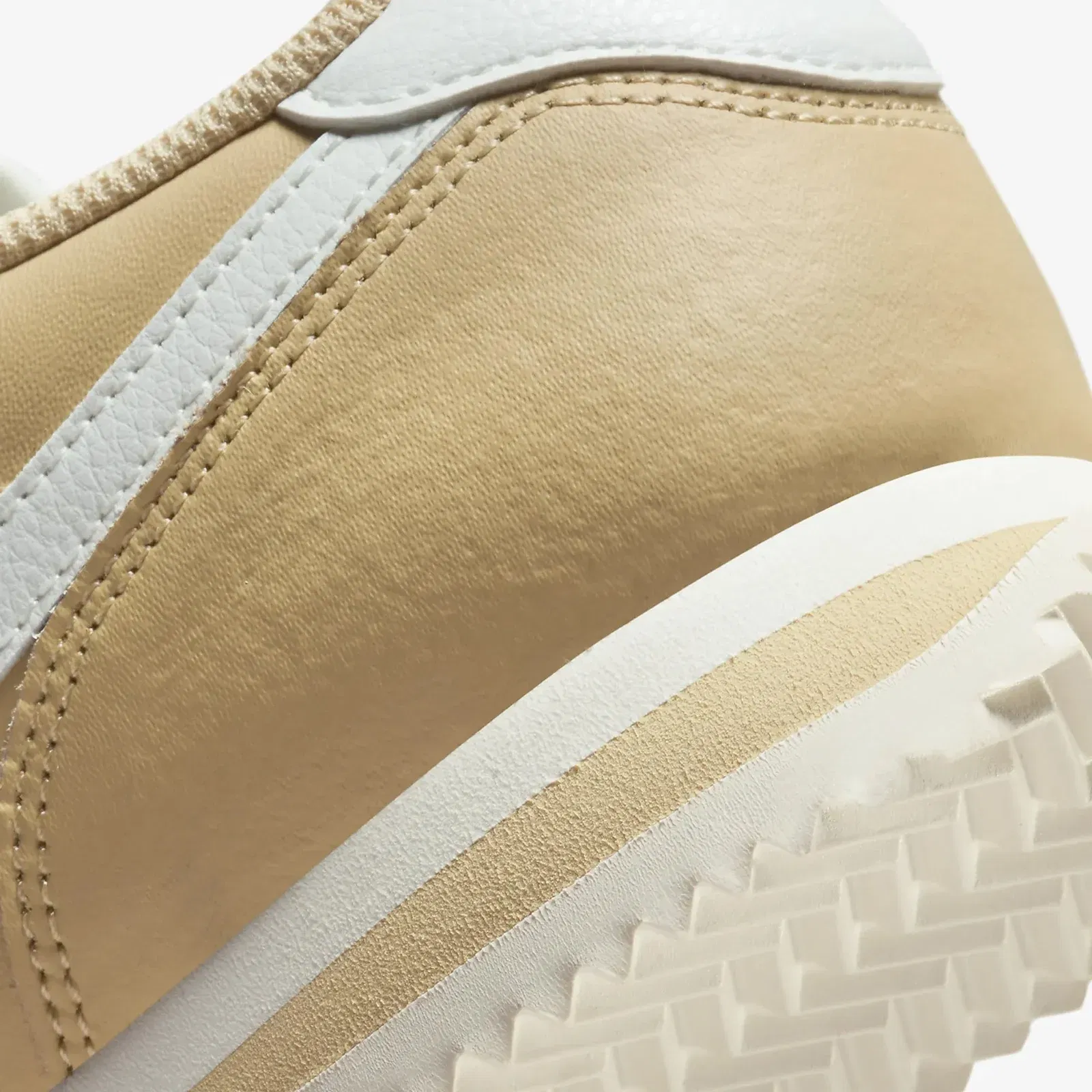 Nike CORTEZ { SESAME/SAIL-WHITE