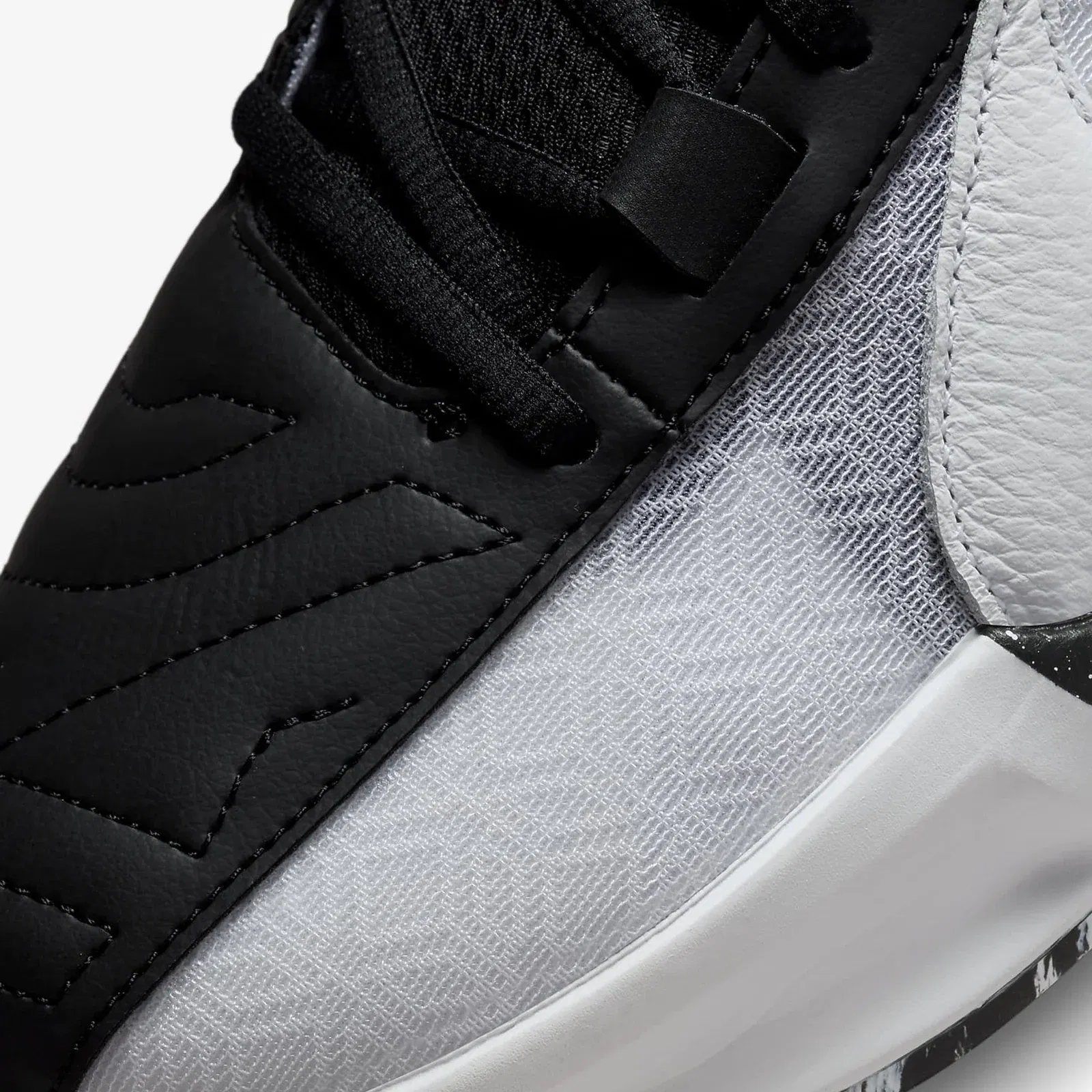 Nike FREAK 5 EP { WHITE/BLACK-WHITE