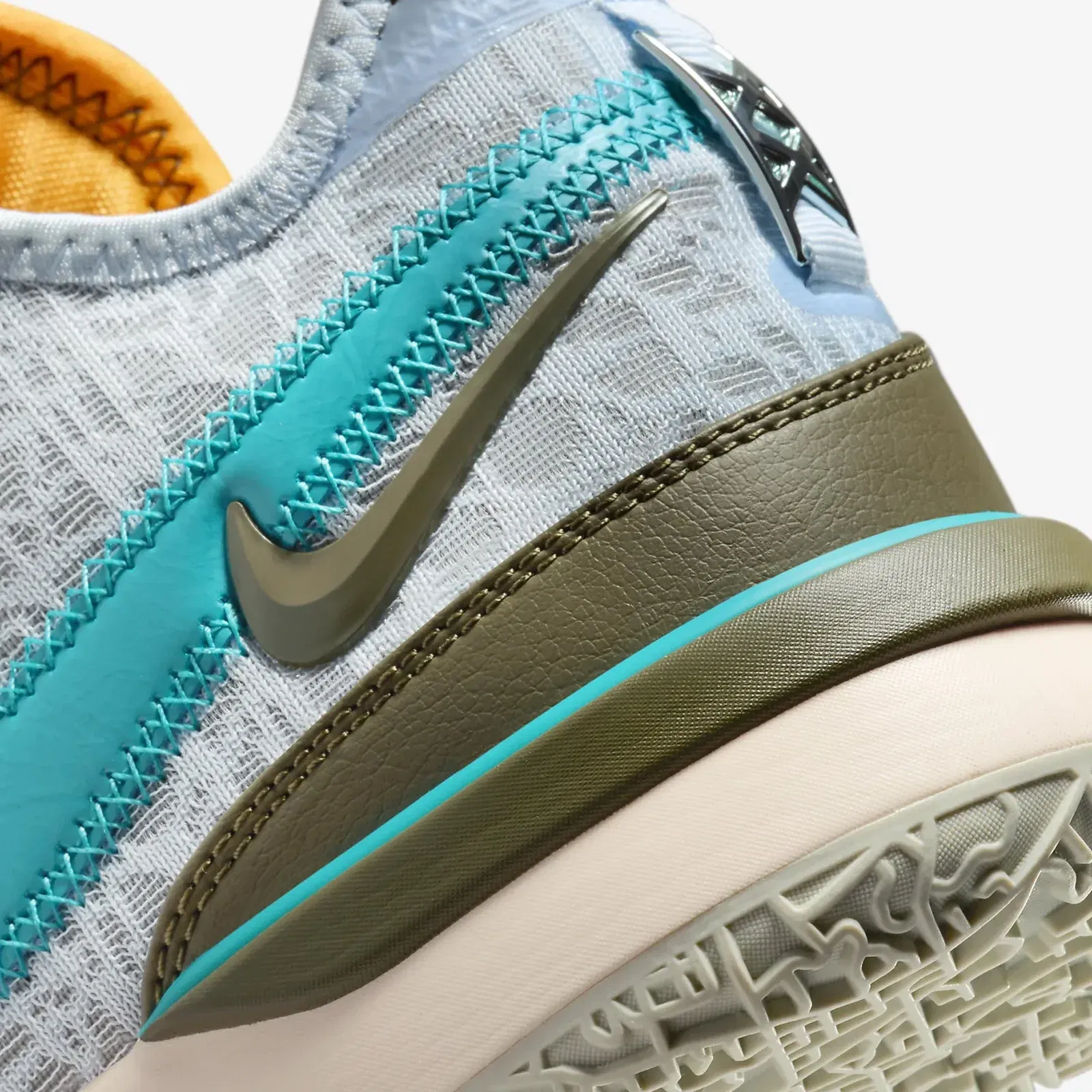 Nike LEBRON NXXT GEN EP { BLUE TINT/TEAL NEBULA-GUAVA ICE