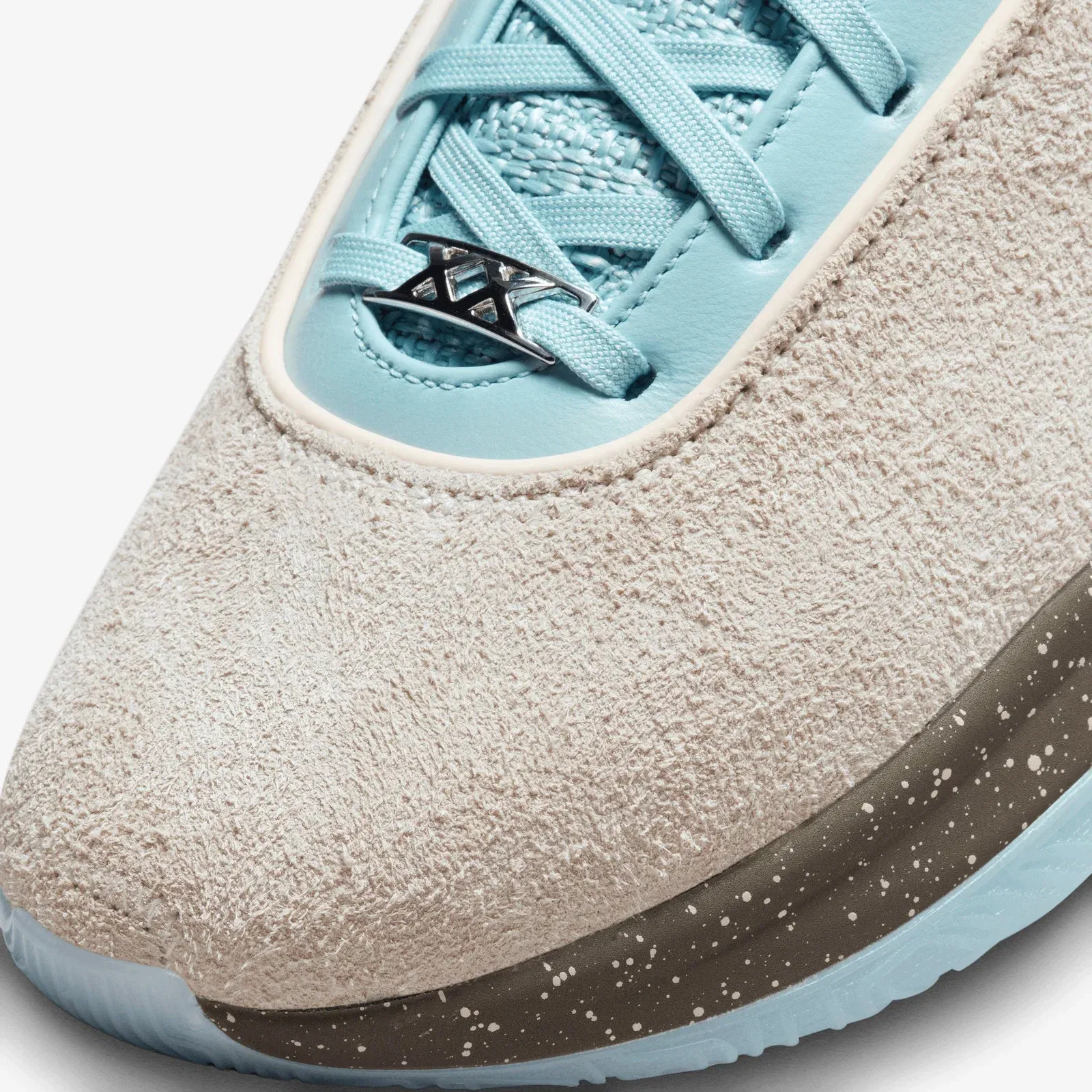 Nike LEBRON XX EP { GUAVA ICE/BLUE LIGHTNING-EMERALD RISE