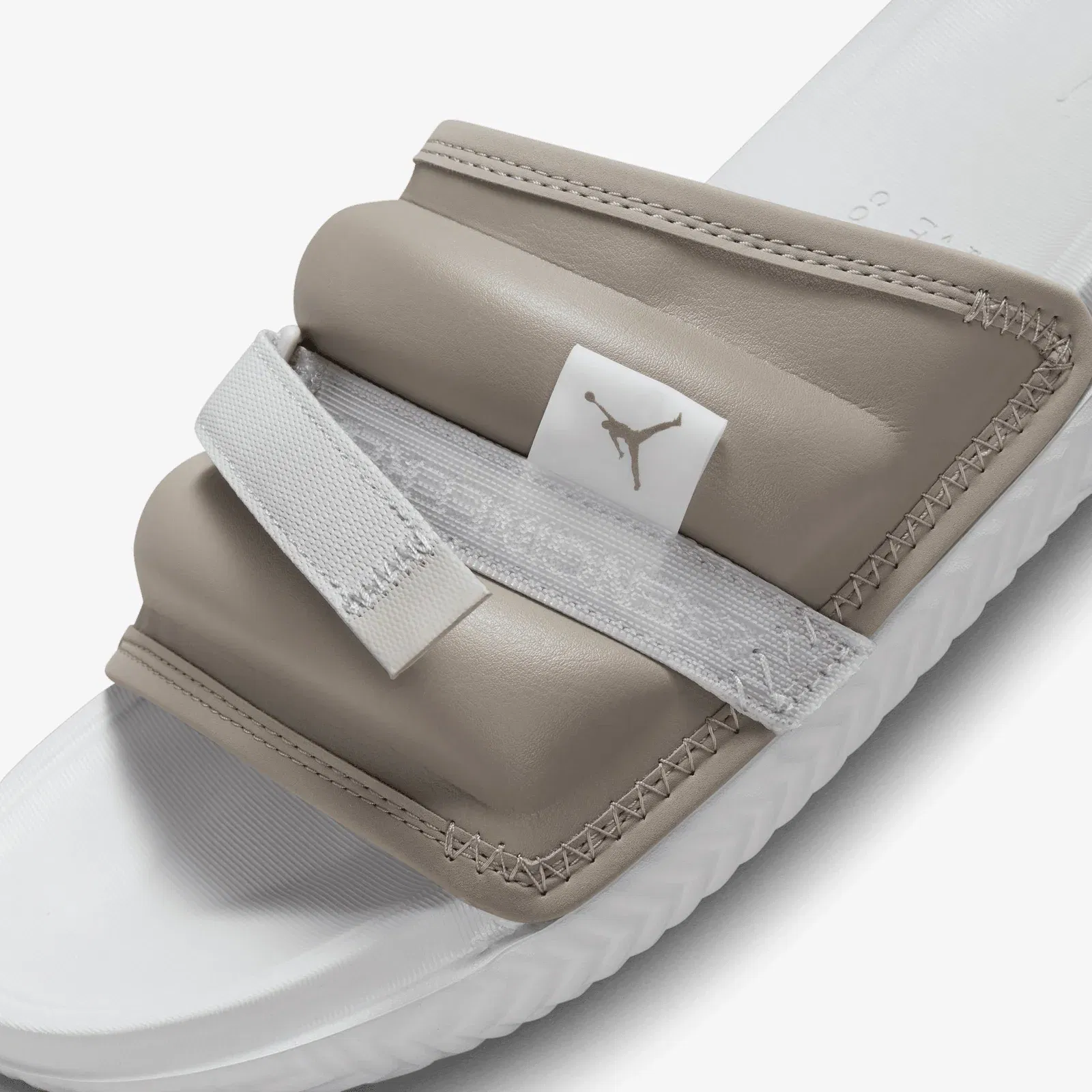 Jordan SUPER PLAY { MOON FOSSIL/NEUTRAL GREY-WHITE