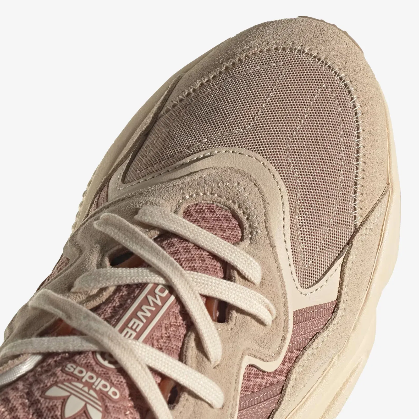 Adidas Originals OZWEEGO { MAGIC BEIGE/CLAY STRATA/SAND STRATA