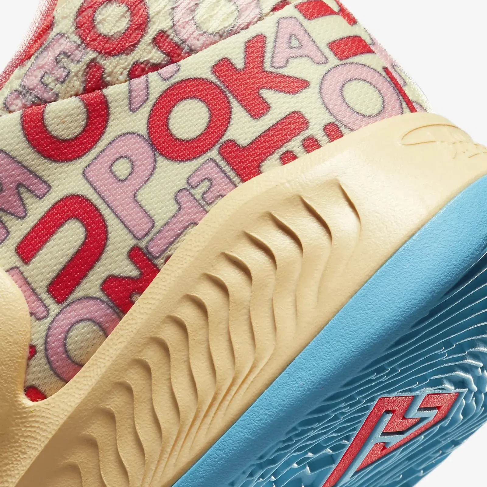 Nike ZOOM FREAK 4 { PALE VANILLA/BLUE LIGHTNING-CORAL CHALK