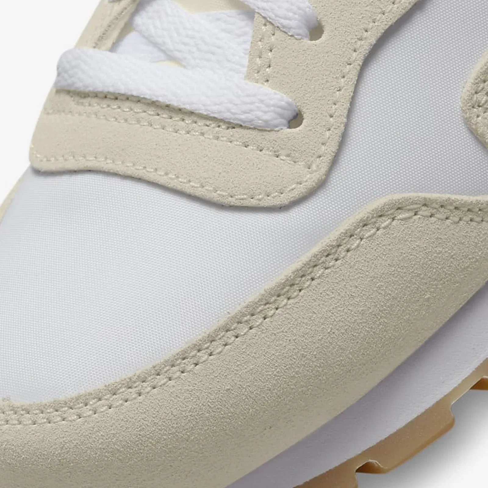 Nike AIR PEGASUS 83 { WHITE/BLACK-GUM LIGHT BROWN