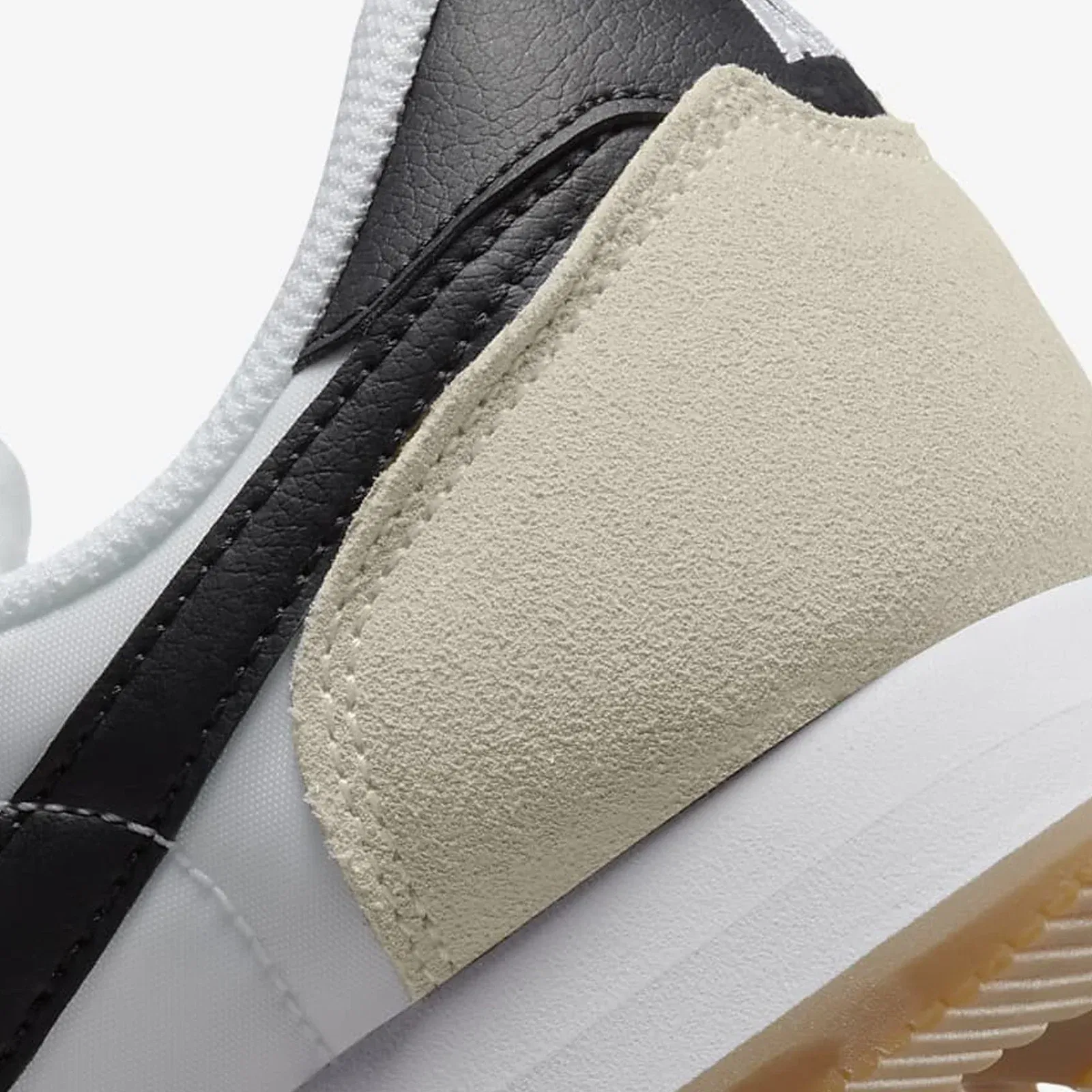 Nike AIR PEGASUS 83 { WHITE/BLACK-GUM LIGHT BROWN