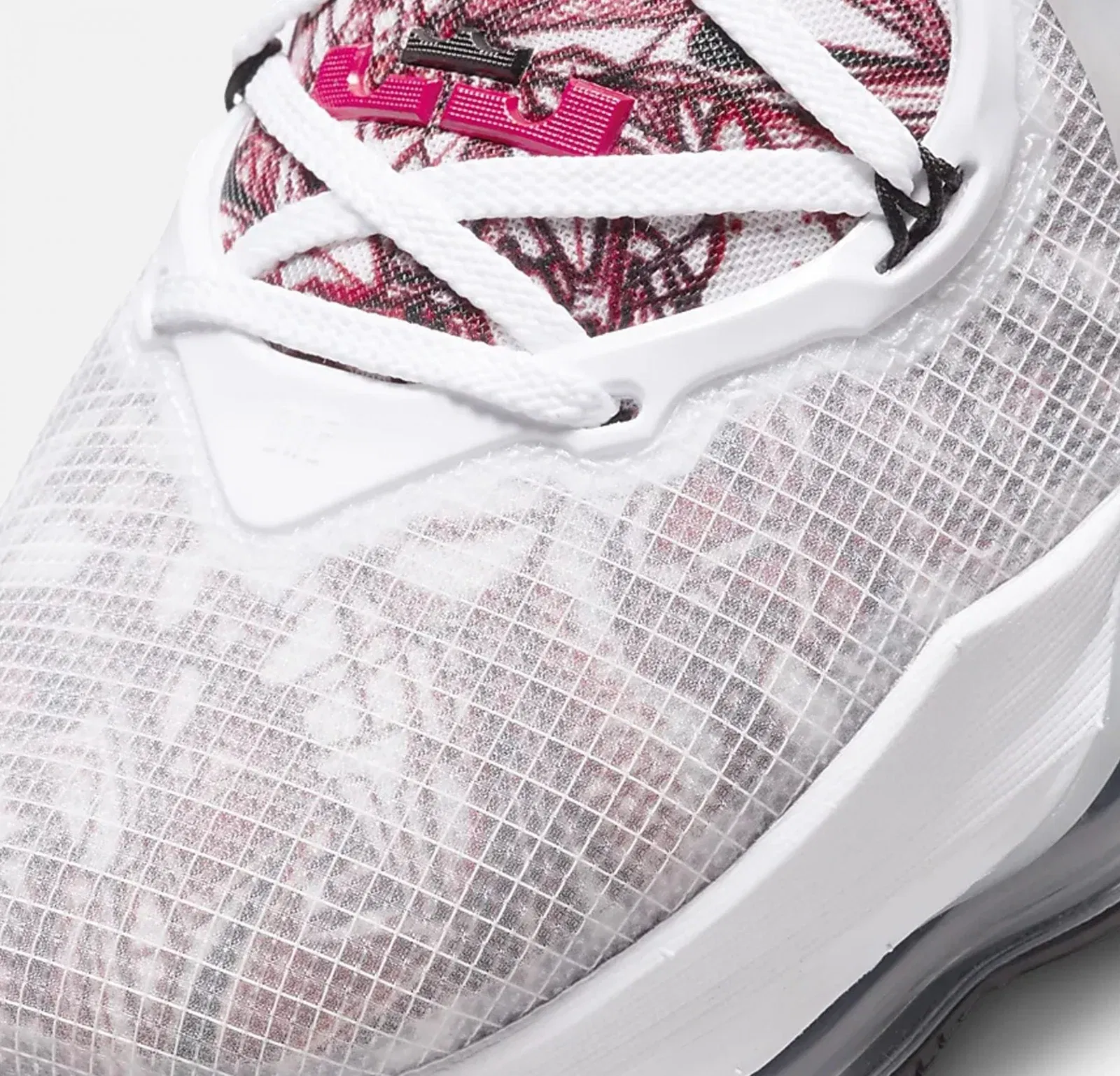 Nike LEBRON 19 { WHITE / UNIVERSITY RED