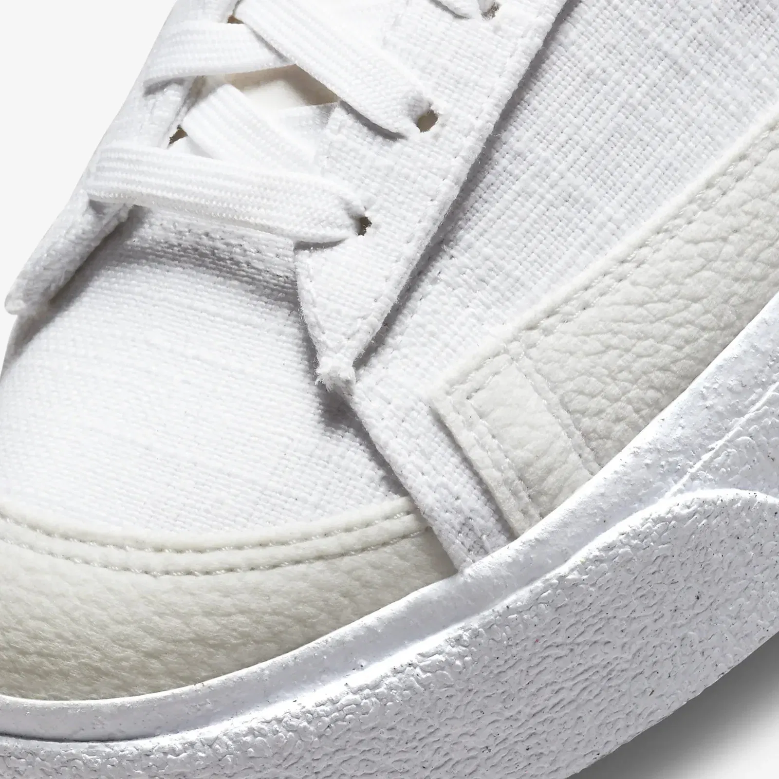 Nike BLAZER LOW PLATFORM NEXT NATURE { PALE IVORY / BOURDER BLUE