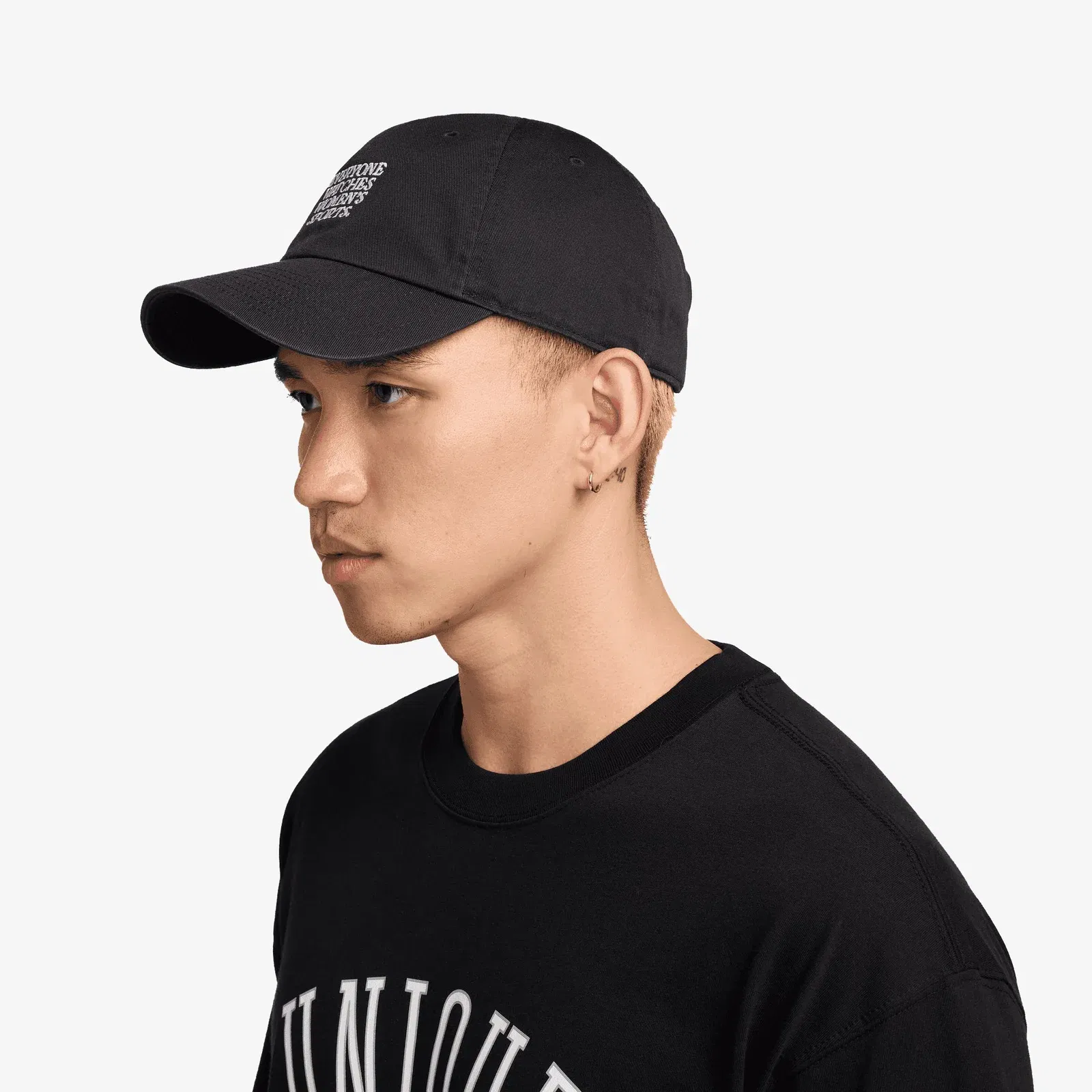 NIKE EVERYONE WATCHES SPORTS™ { OFF NOIR