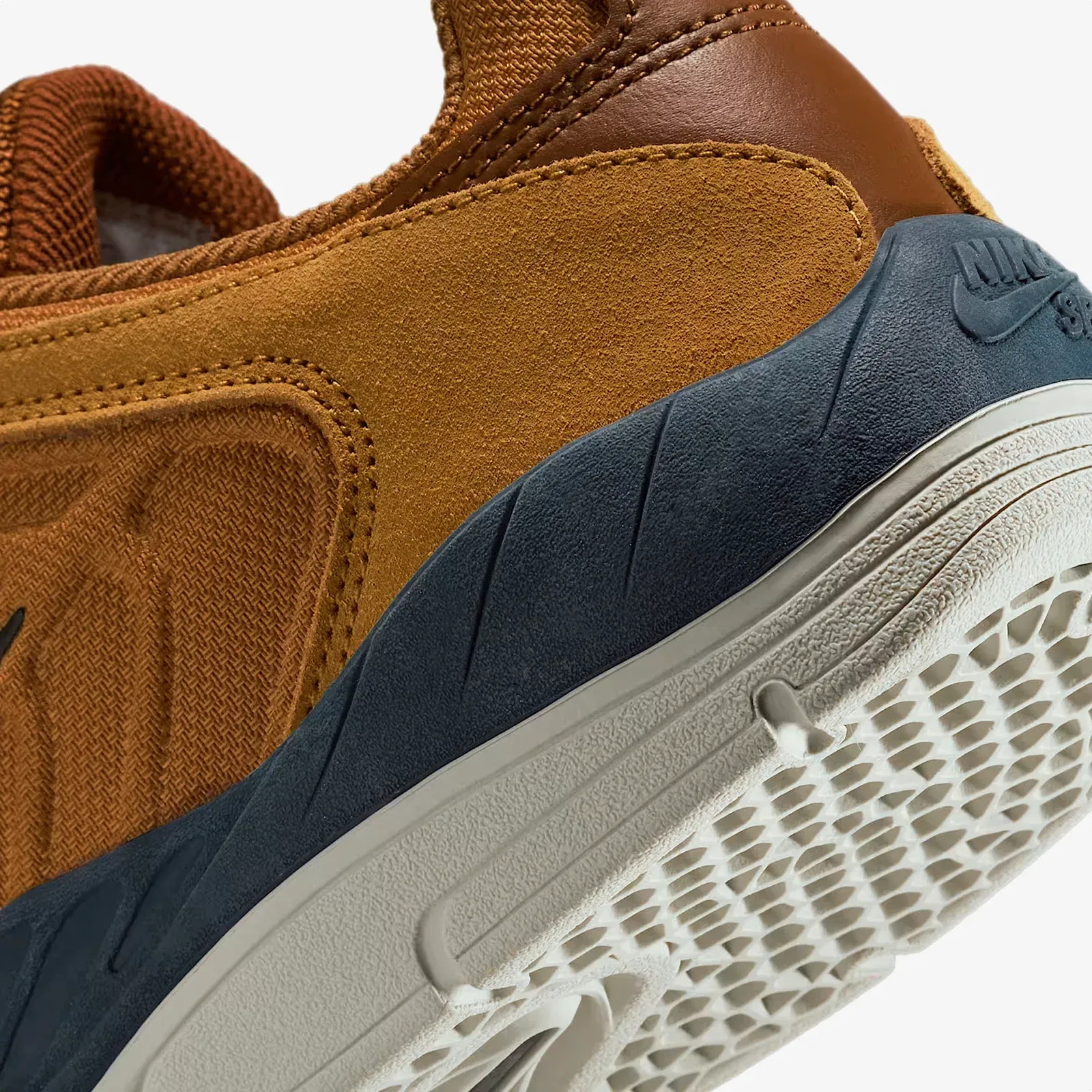 Nike SB VERTEBRAE { WHEAT/BLACK-LT BRITISH TAN-OBSIDIAN