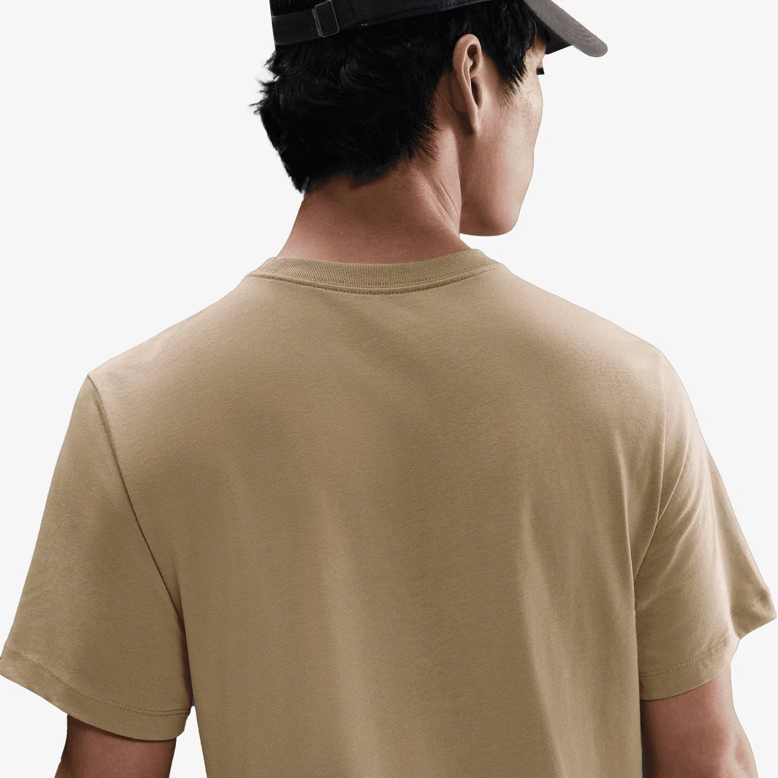NIKE SPORTSWEAR T-SHIRT { PARACHUTE BEIGE