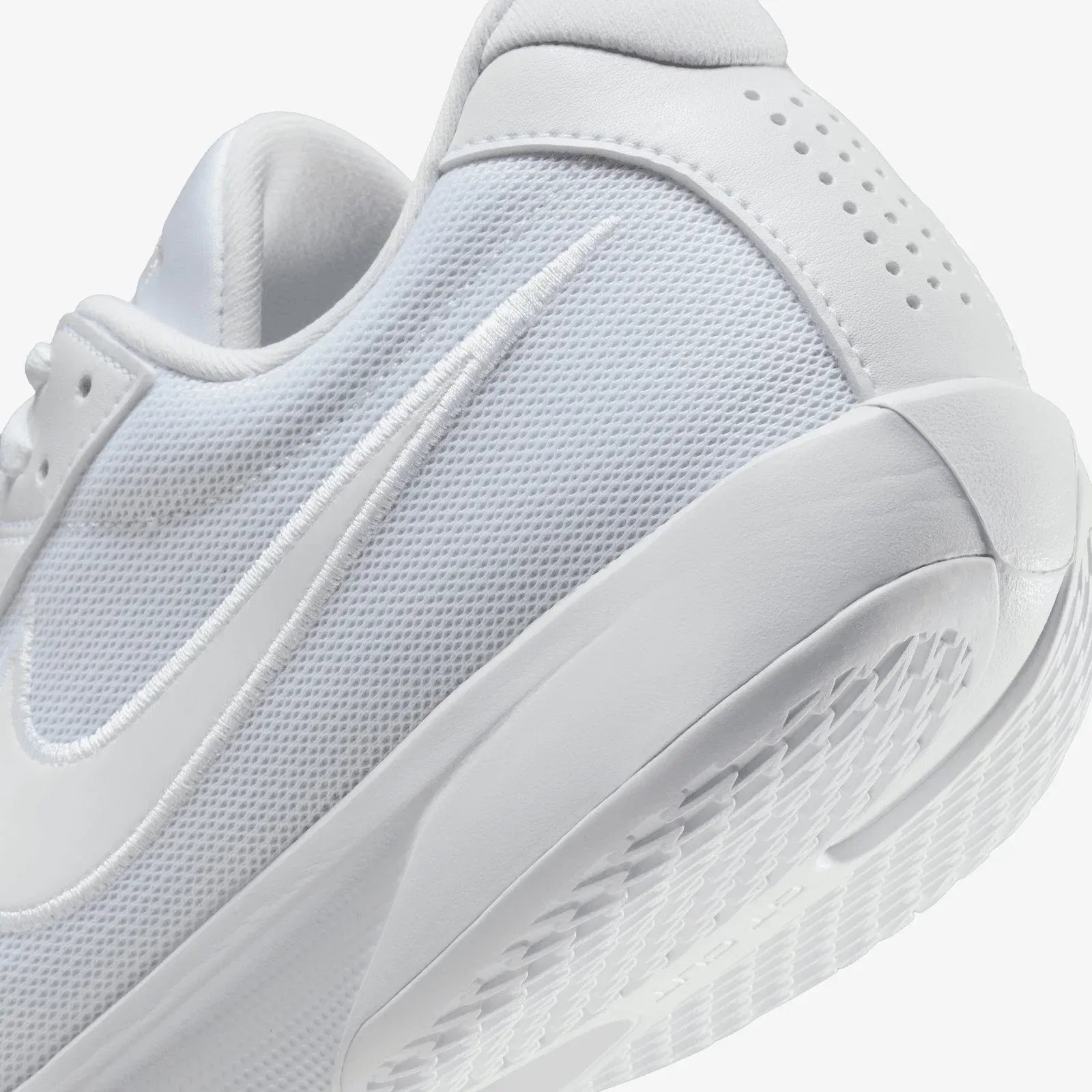 NIKE G.T. CUT ACADEMY EP { WHITE/WHITE-PHOTON DUST