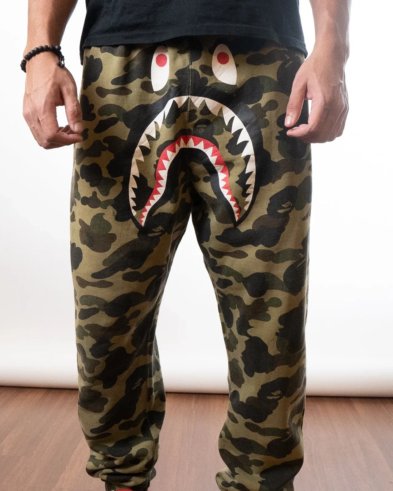 Bape 1st Camo Shark Sweat Pants (L)
