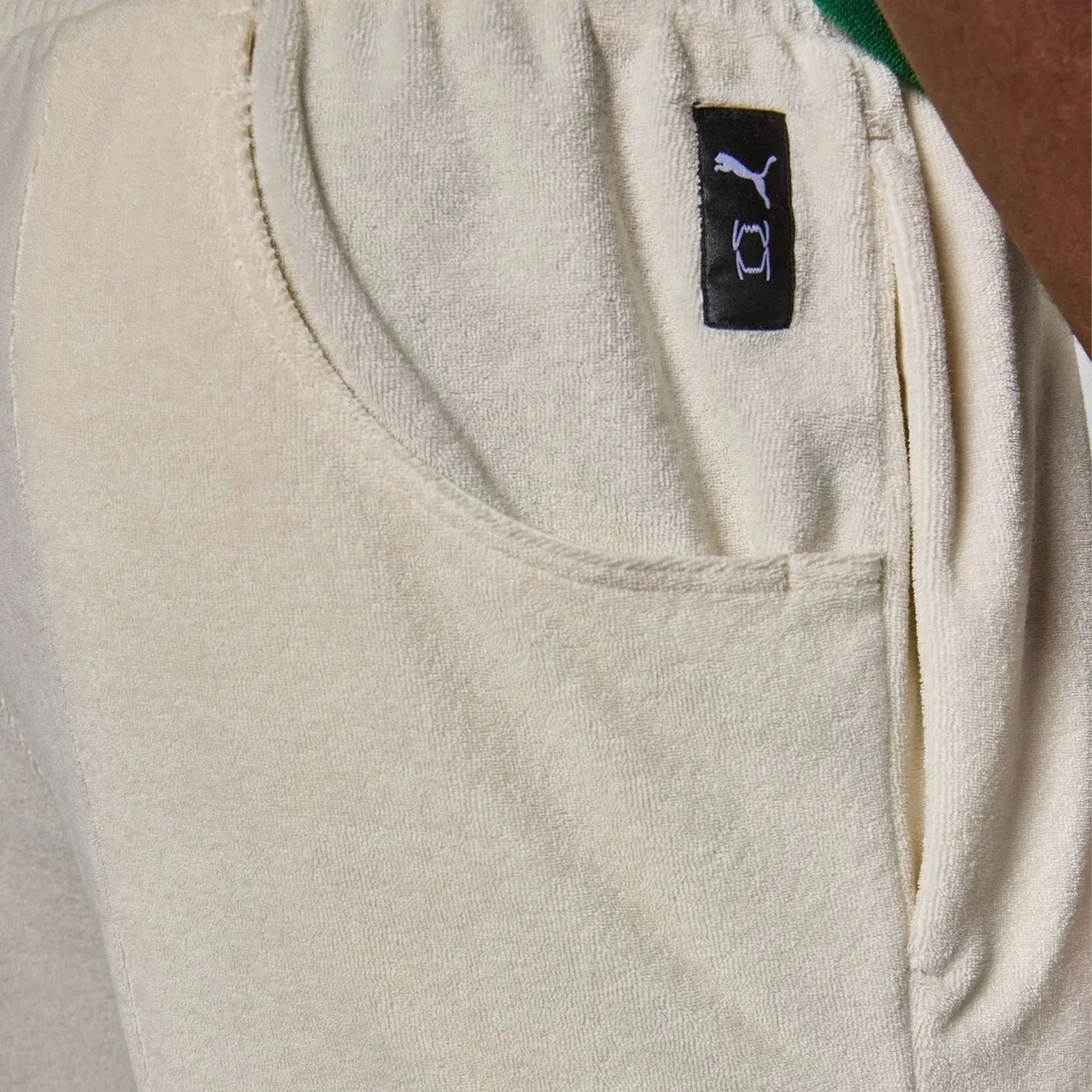 PUMA THE FAIRGROUNDS TERRY BASKETBALL SHORTS { FROSTED LVORY
