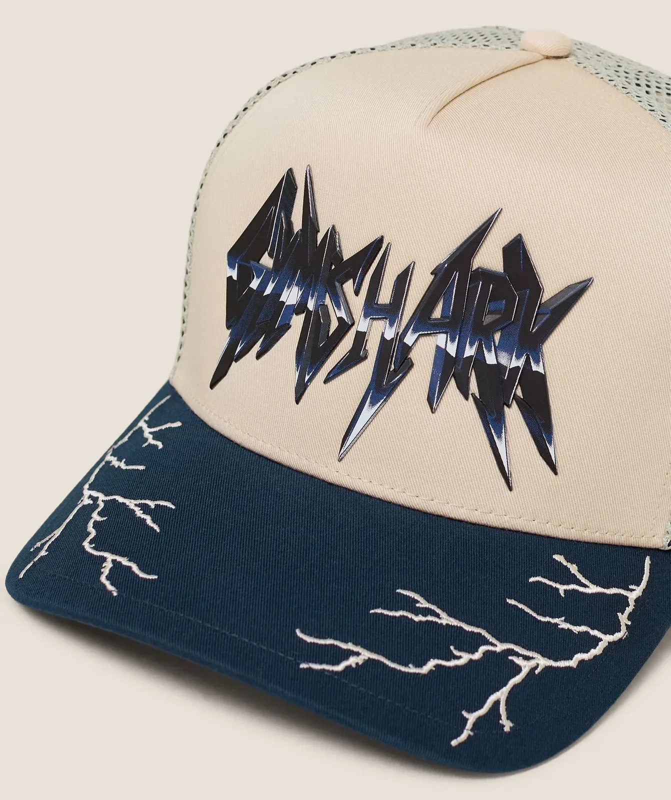 Gymshark Lightning Graphic Trucker Cap Tinted White