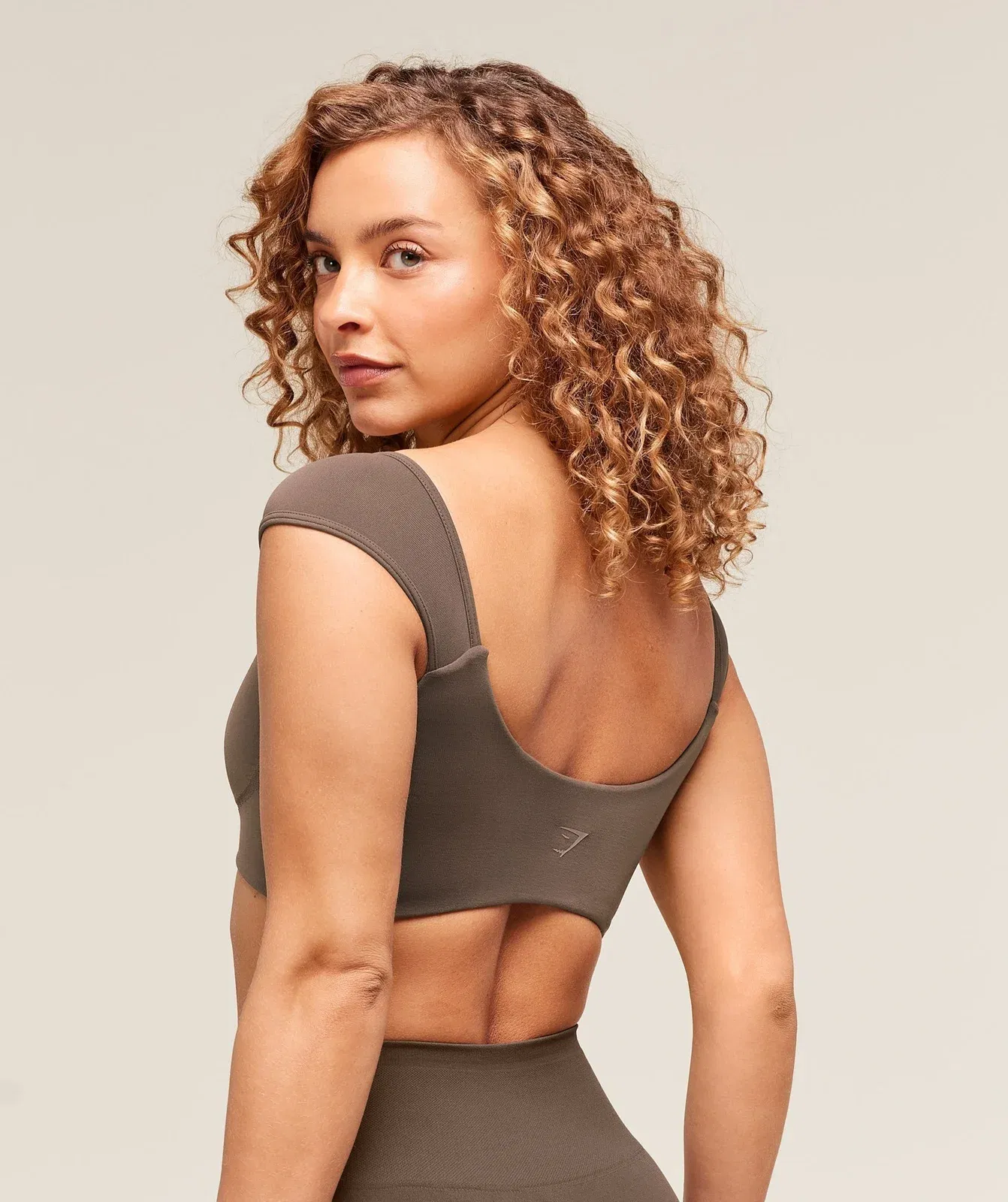 Gymshark Soft Sculpt Cap Sleeve Bralette - Walnut Brown