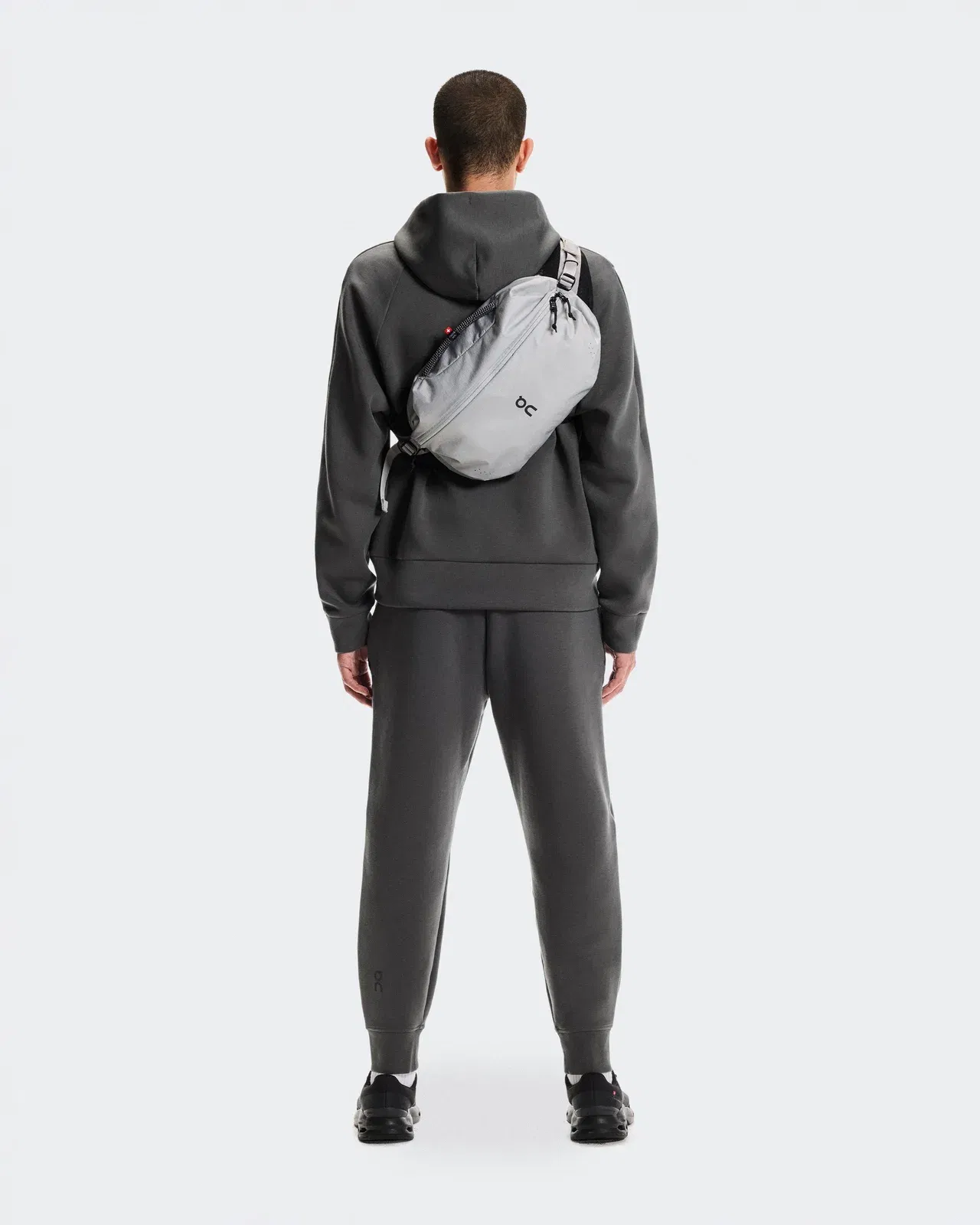 On Sling Pack 9L Glacier | Black