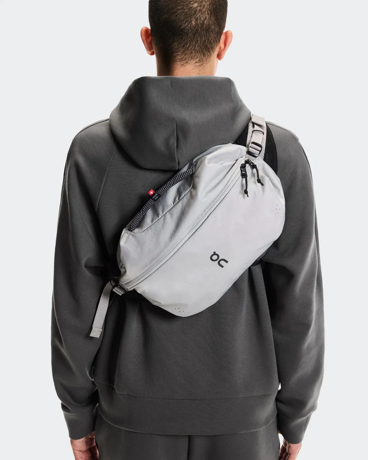 On Sling Pack 9L Glacier | Black