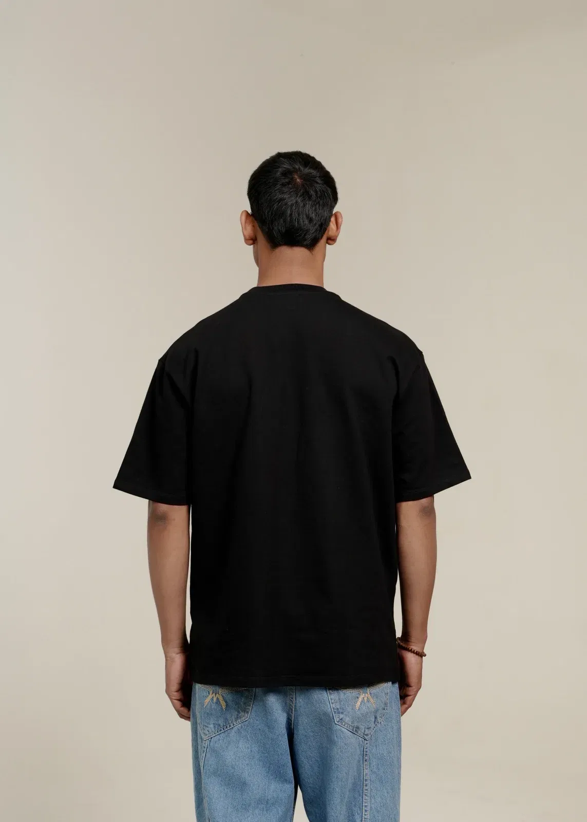ESSENCE | BLACK