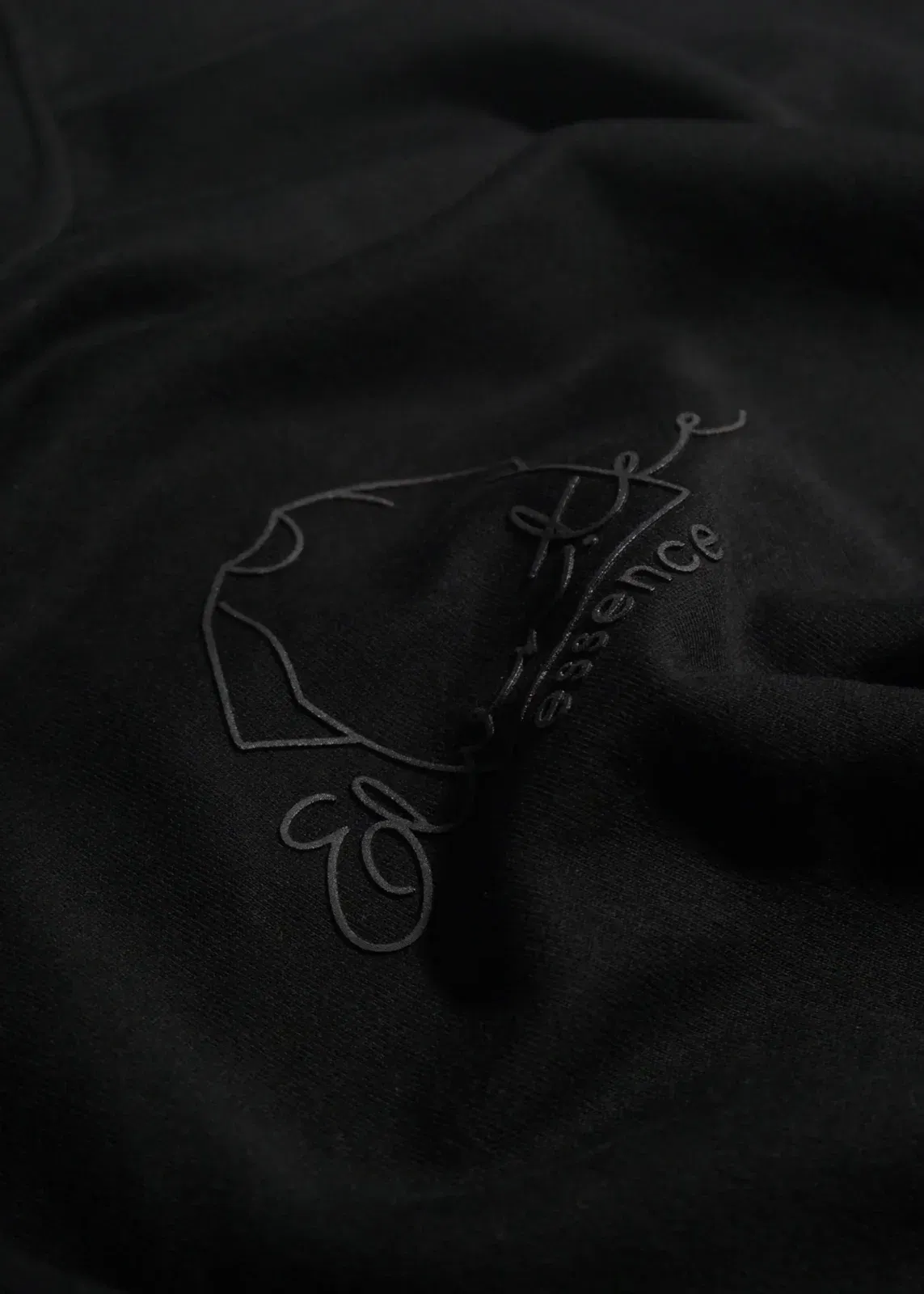 ESSENCE | BLACK