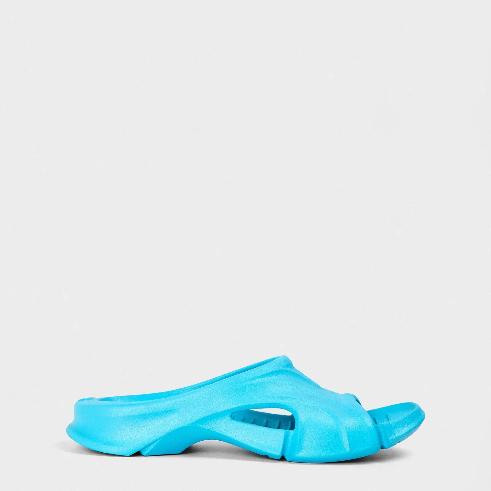 Low-Top Trainers