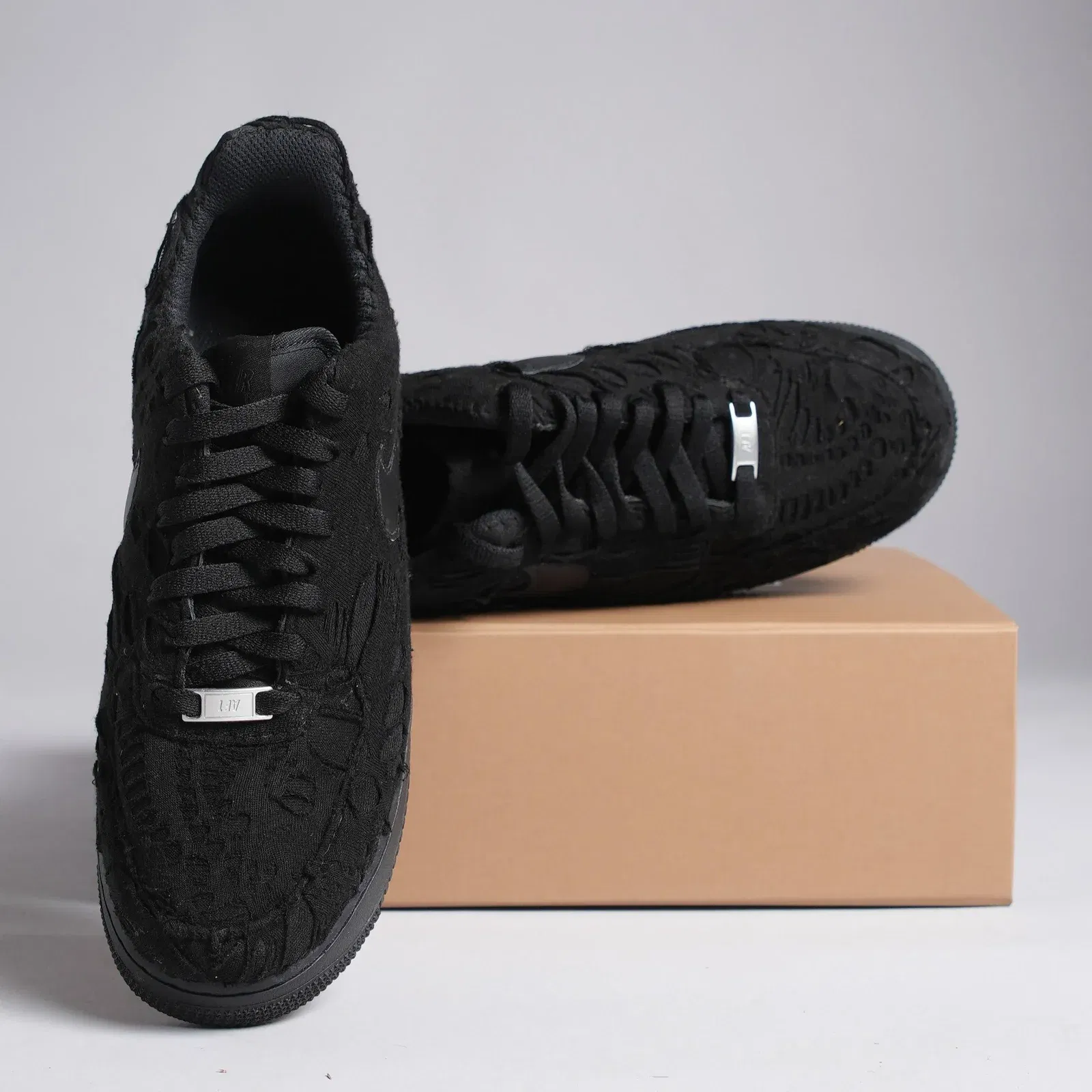 BLACK STITCH AF1