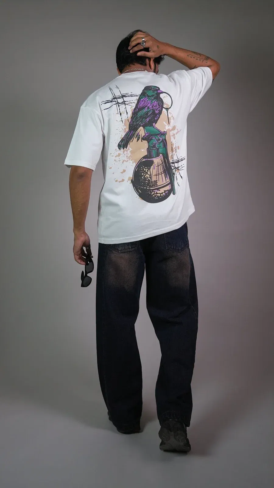 GRENADE WHITE MEN’S OVERSIZED T-SHIRT