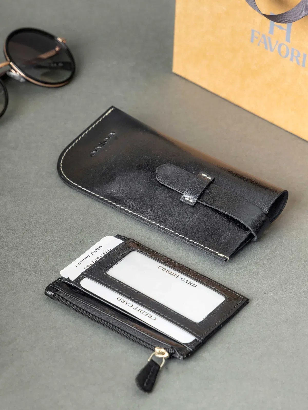 Set of Spectacle Case and Credit Card Holder - Leather | Black