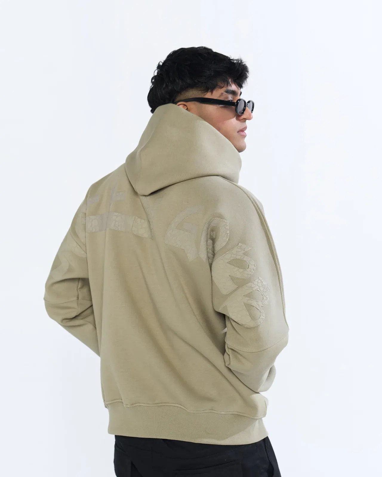 SIGNATURE HOODIE (PISTA GREEN)