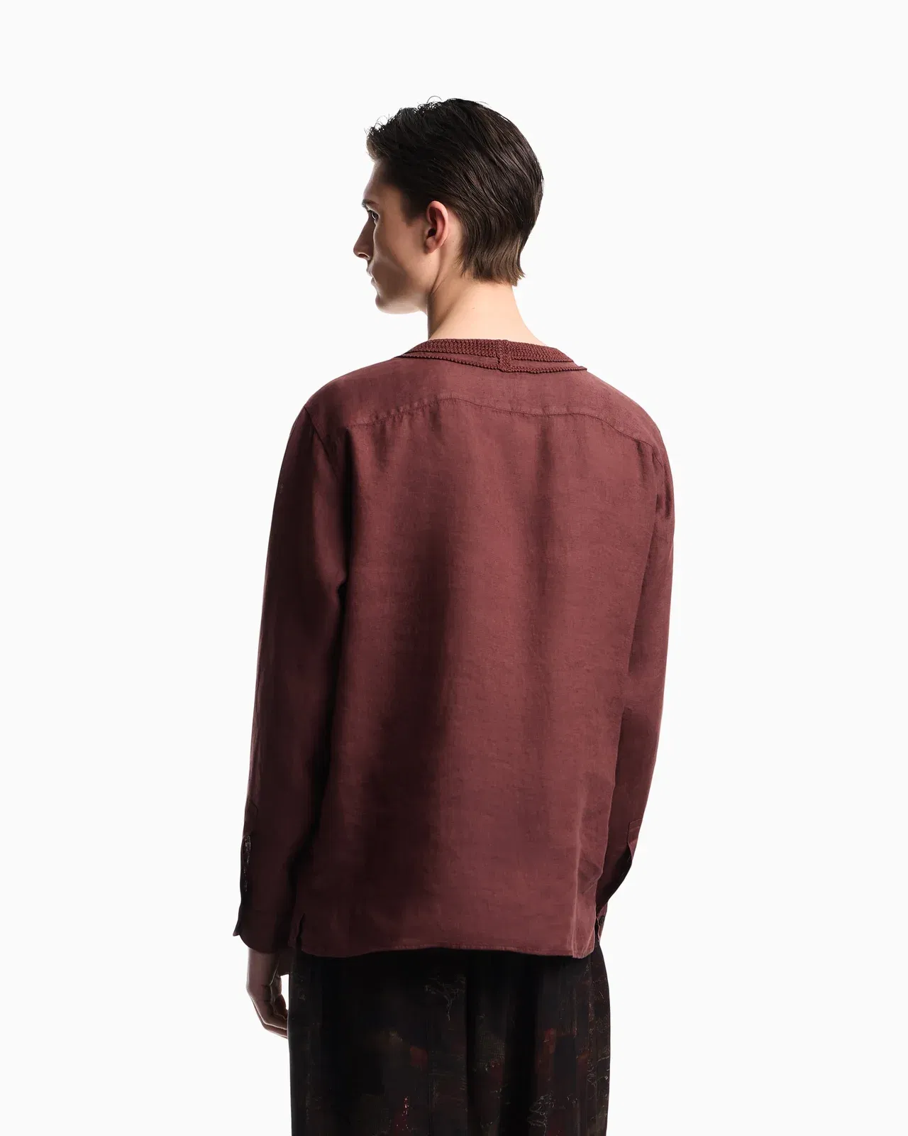 Emporio Armani Garment-dyed linen V-neck shirt with trim
