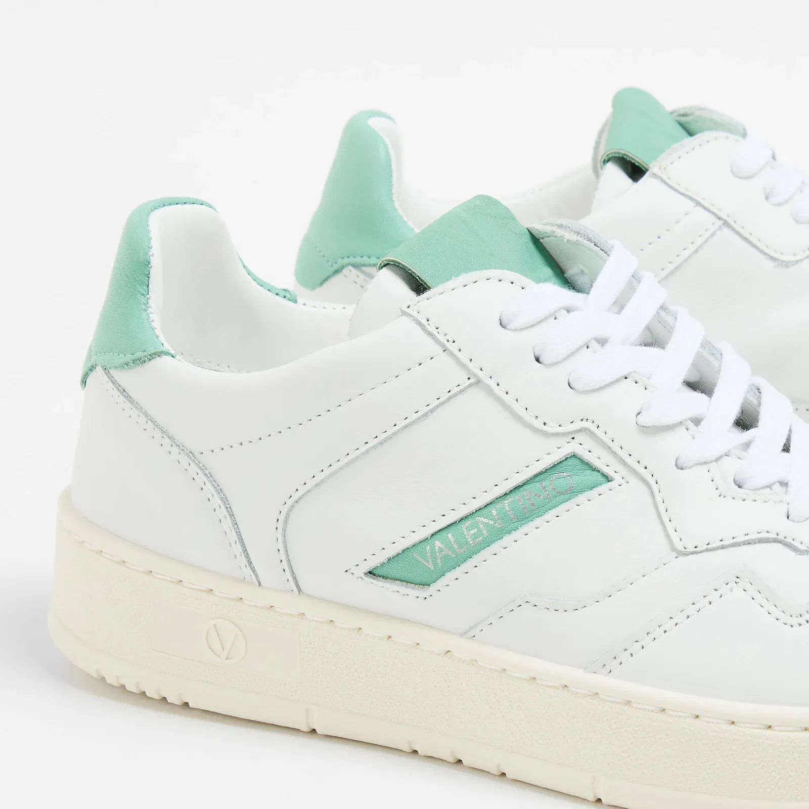 Apollo Low-Top Trainers