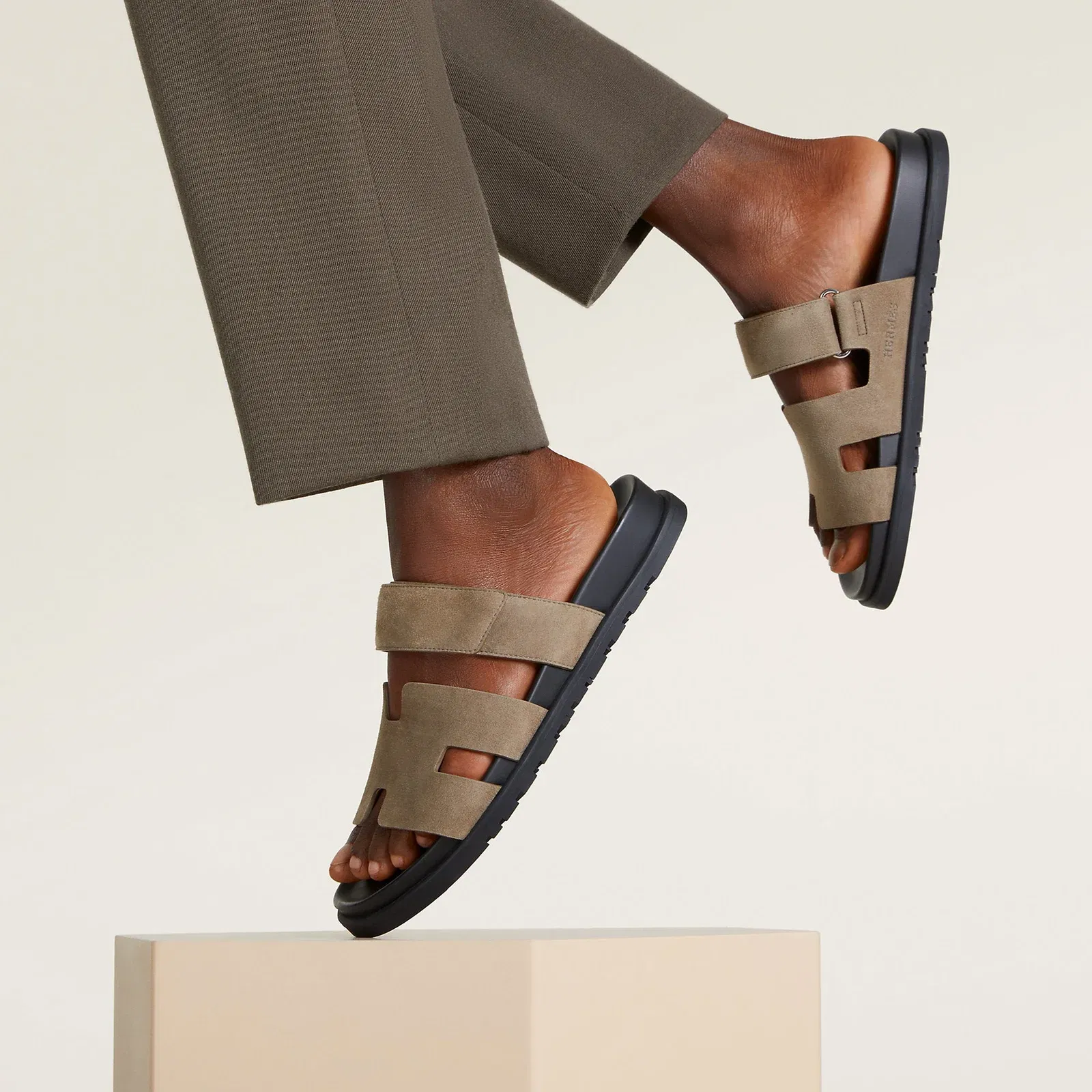 Hermes Chypre Sandal Noir