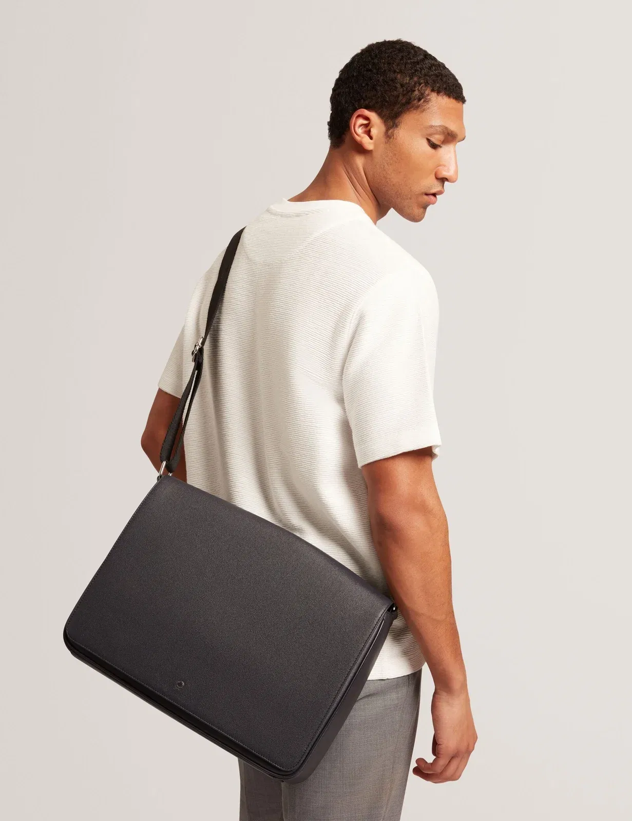 Ted Baker Kamaron Caviar Leather Crossbody Messenger Bag Dark Navy