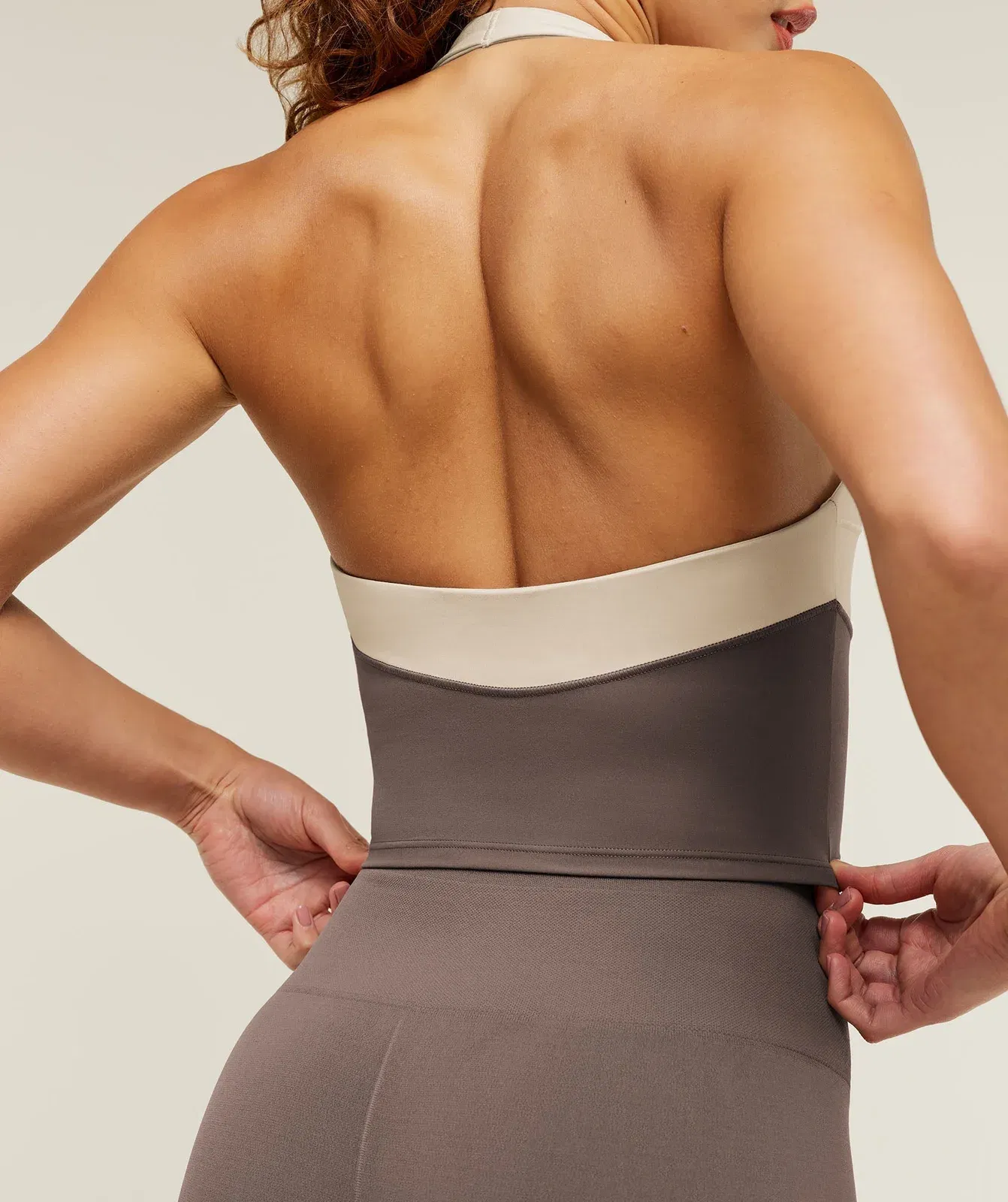 Women's Gymshark Colour Block Halter Neck Tank With Shelf Cool Brown