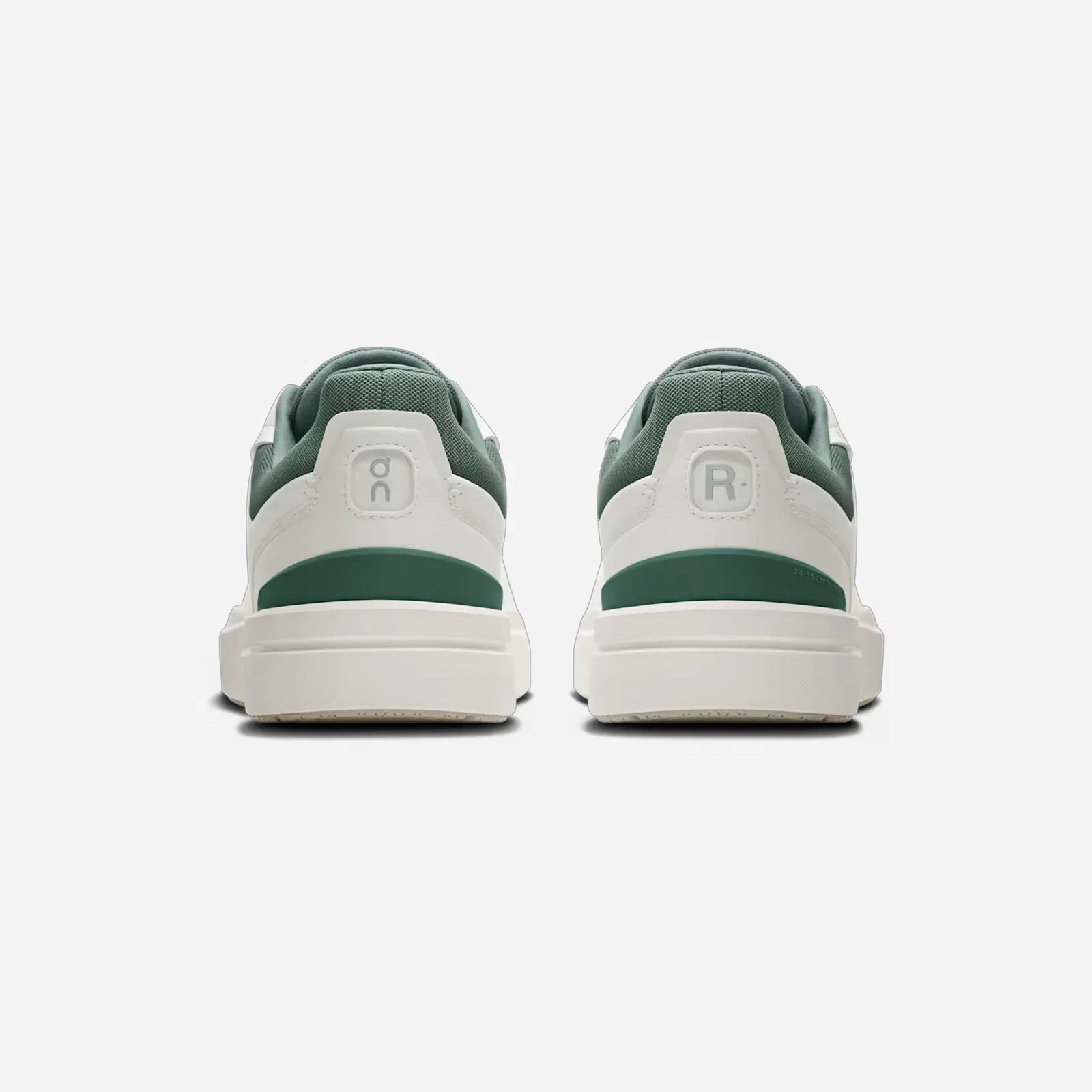 ON Running THE ROGER Advantage White Olive