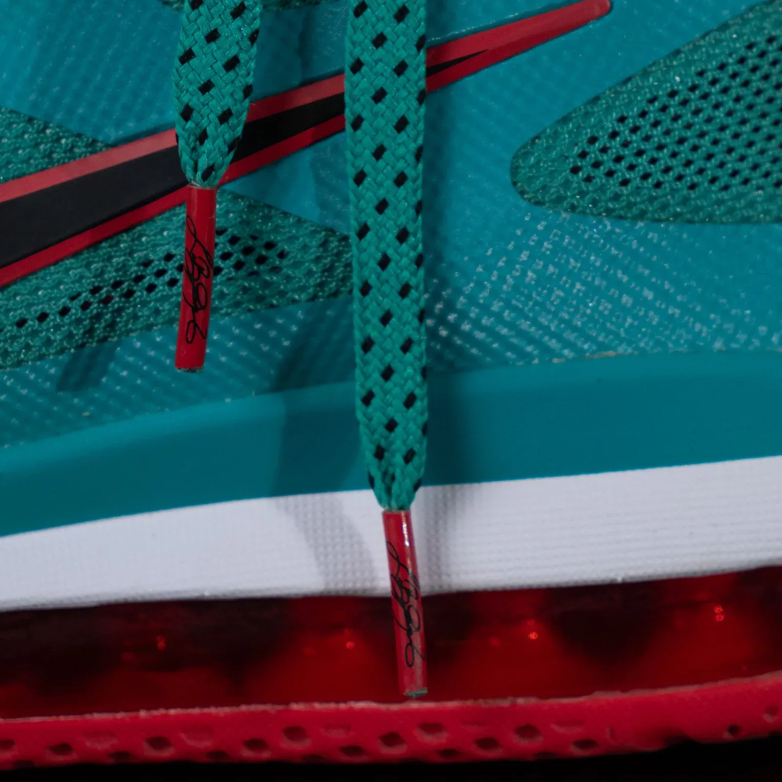 Nike Lebron 9 Low Liverpool (UK 11)