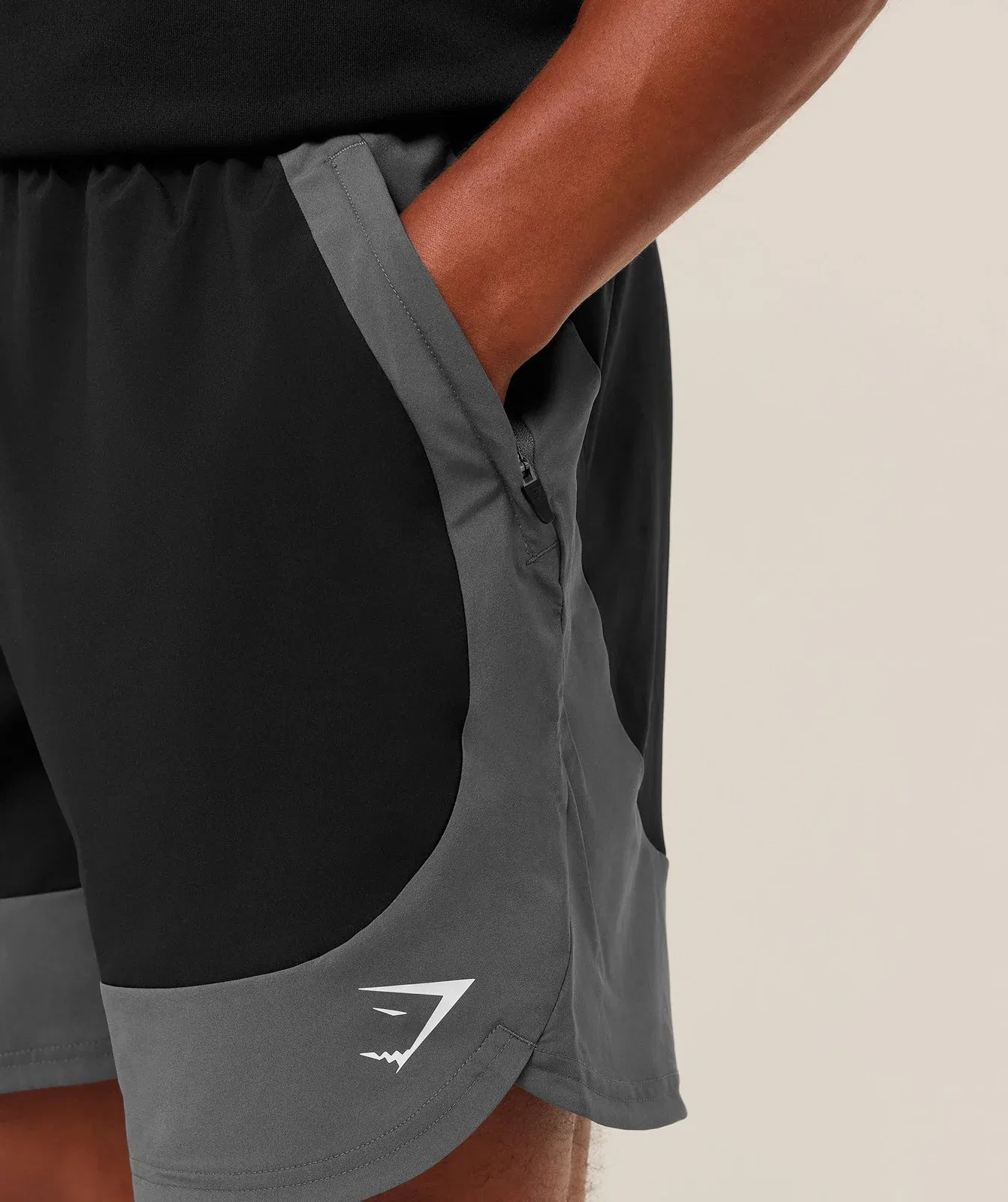 Gymshark Sport 25 Block 7" Shorts - Black/Dark Grey