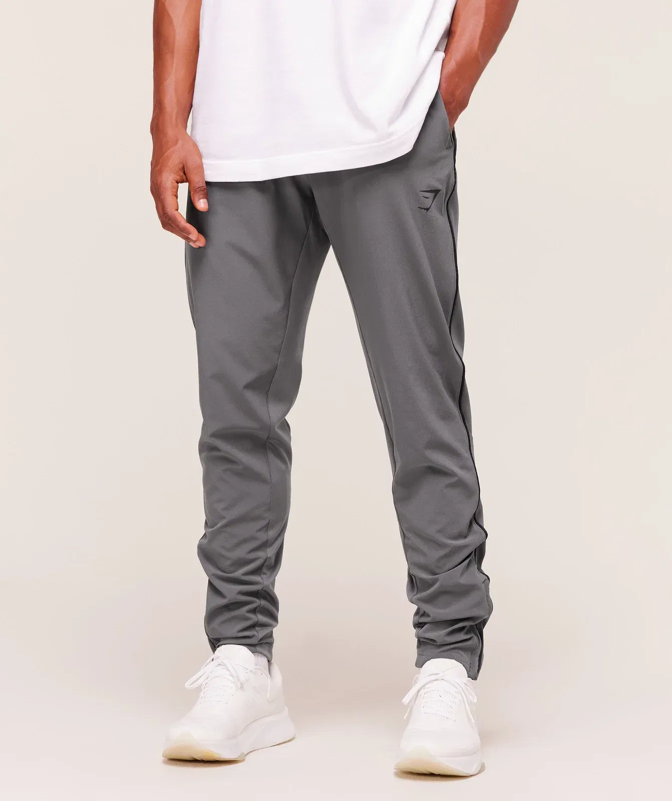 Gymshark Arrival Woven Block Joggers - Dark Grey