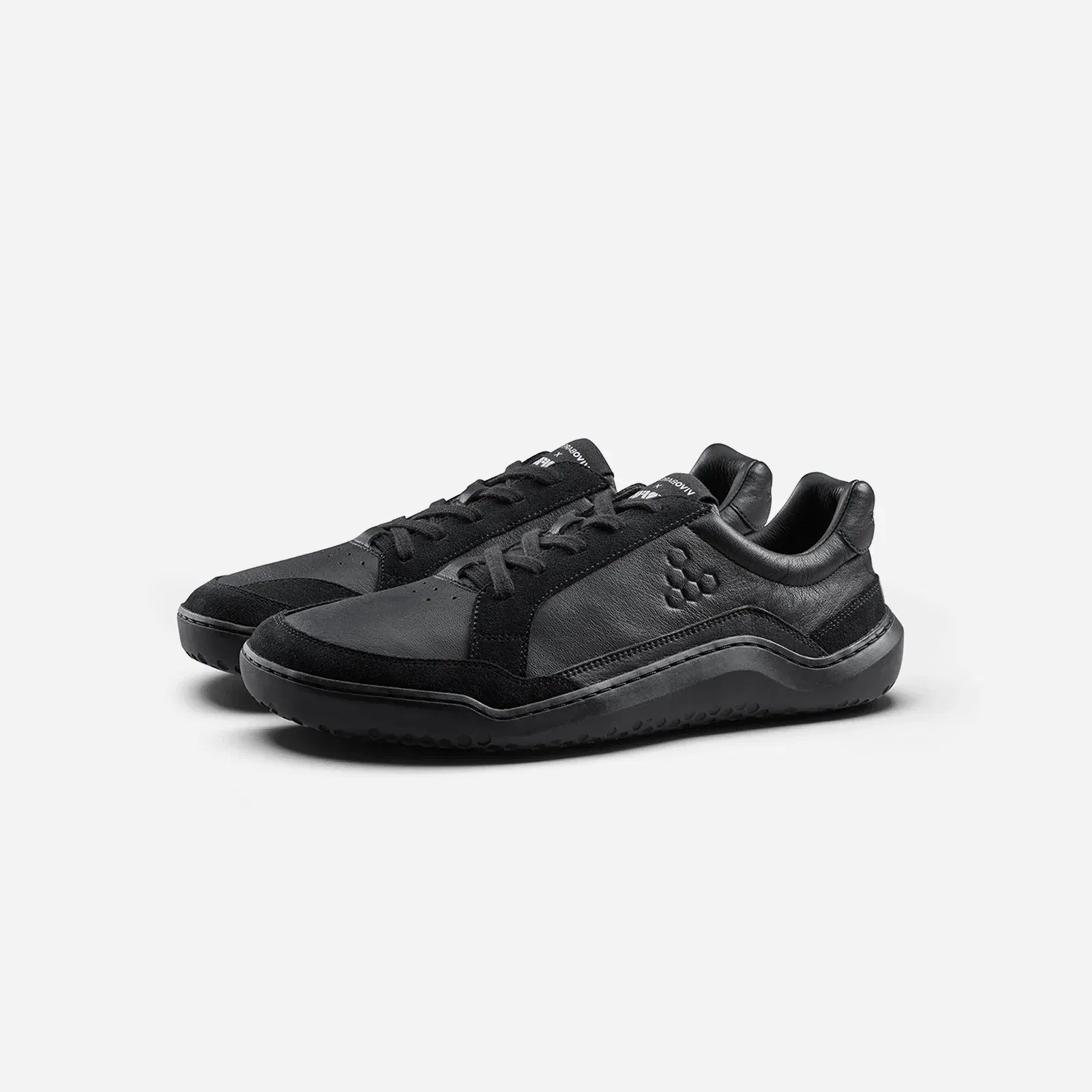 VivoBarefoot Gobi II Sneaker Premium Leather Triple Obsidian