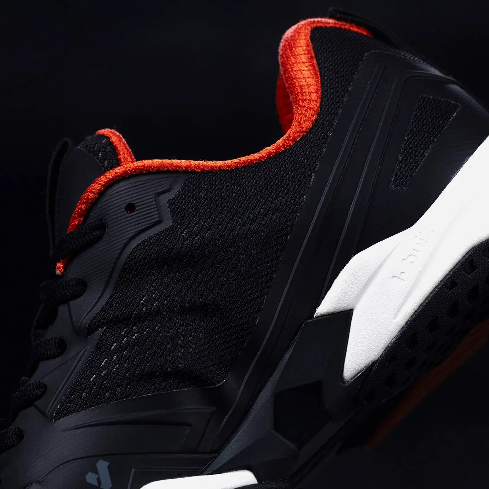 Built Court Shoe V1 Black/Red