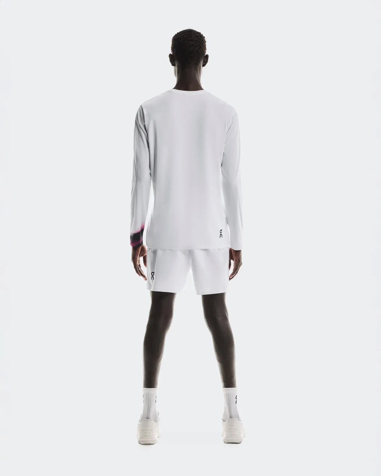 On Court Long-T White Black