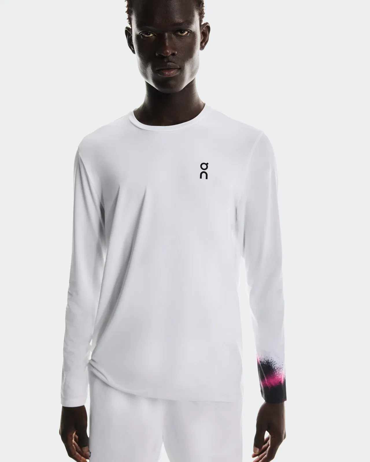 On Court Long-T White Black