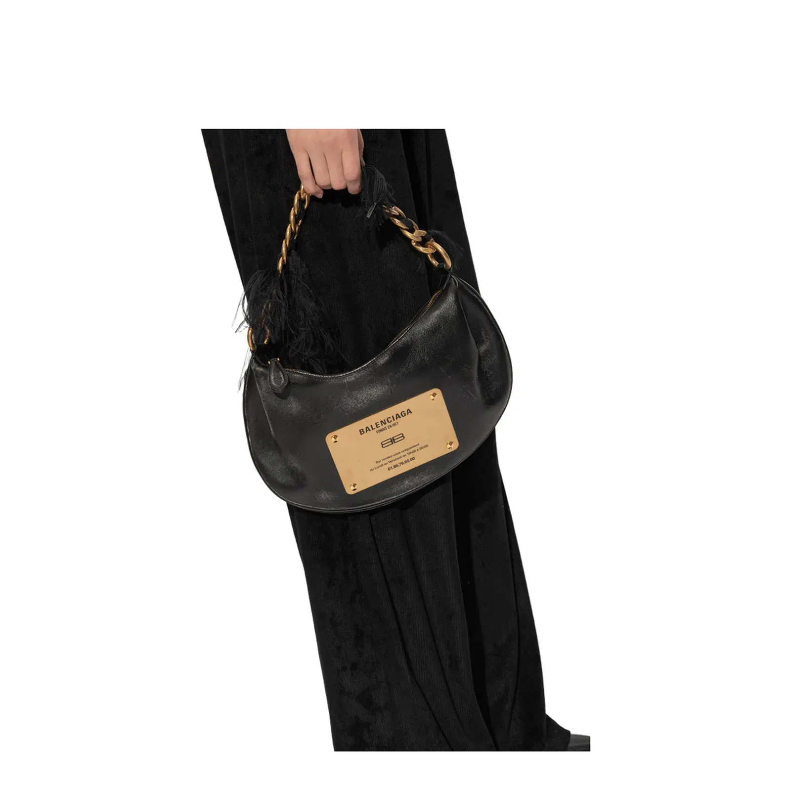 `Vintage` Effect Leather Shoulder Bag in Black