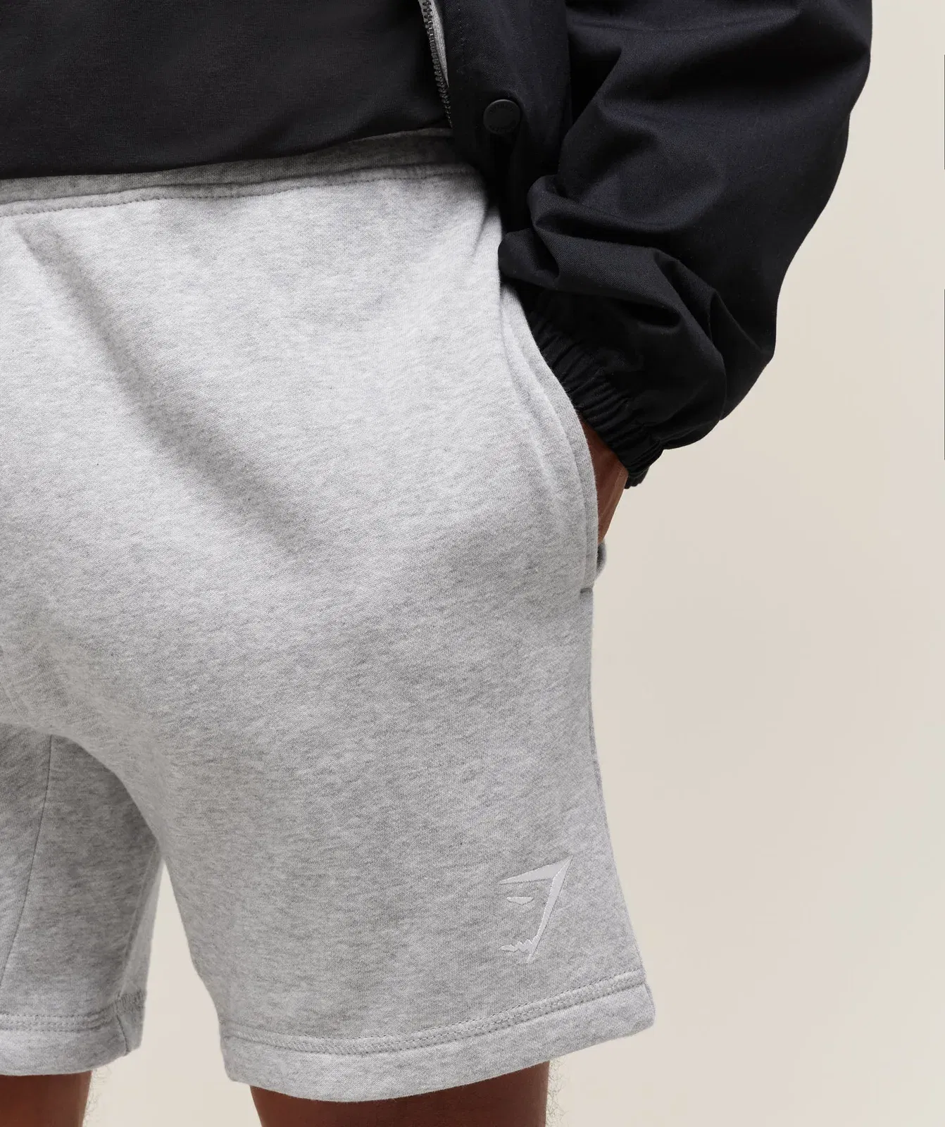 Gymshark Crest 7" Shorts Light Grey Marl