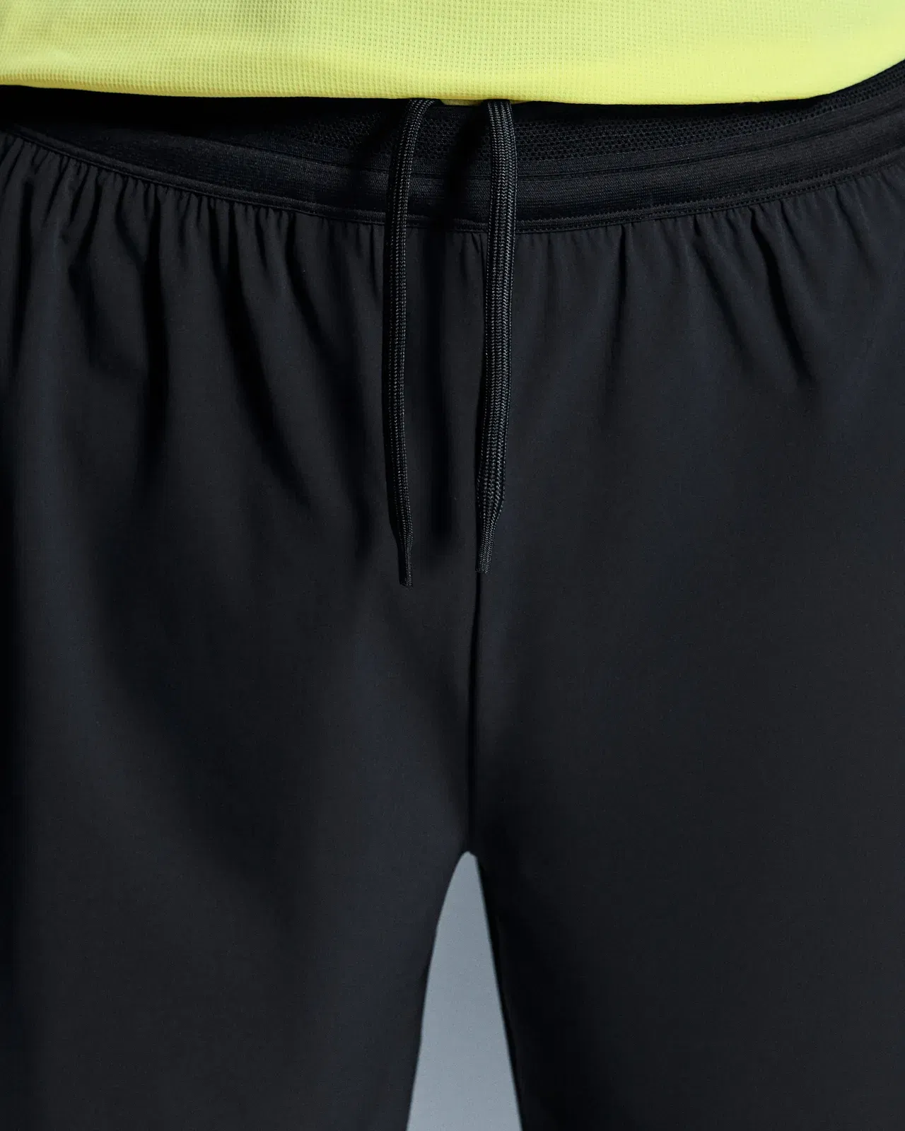 On 5" Performance 2/1 Shorts Black