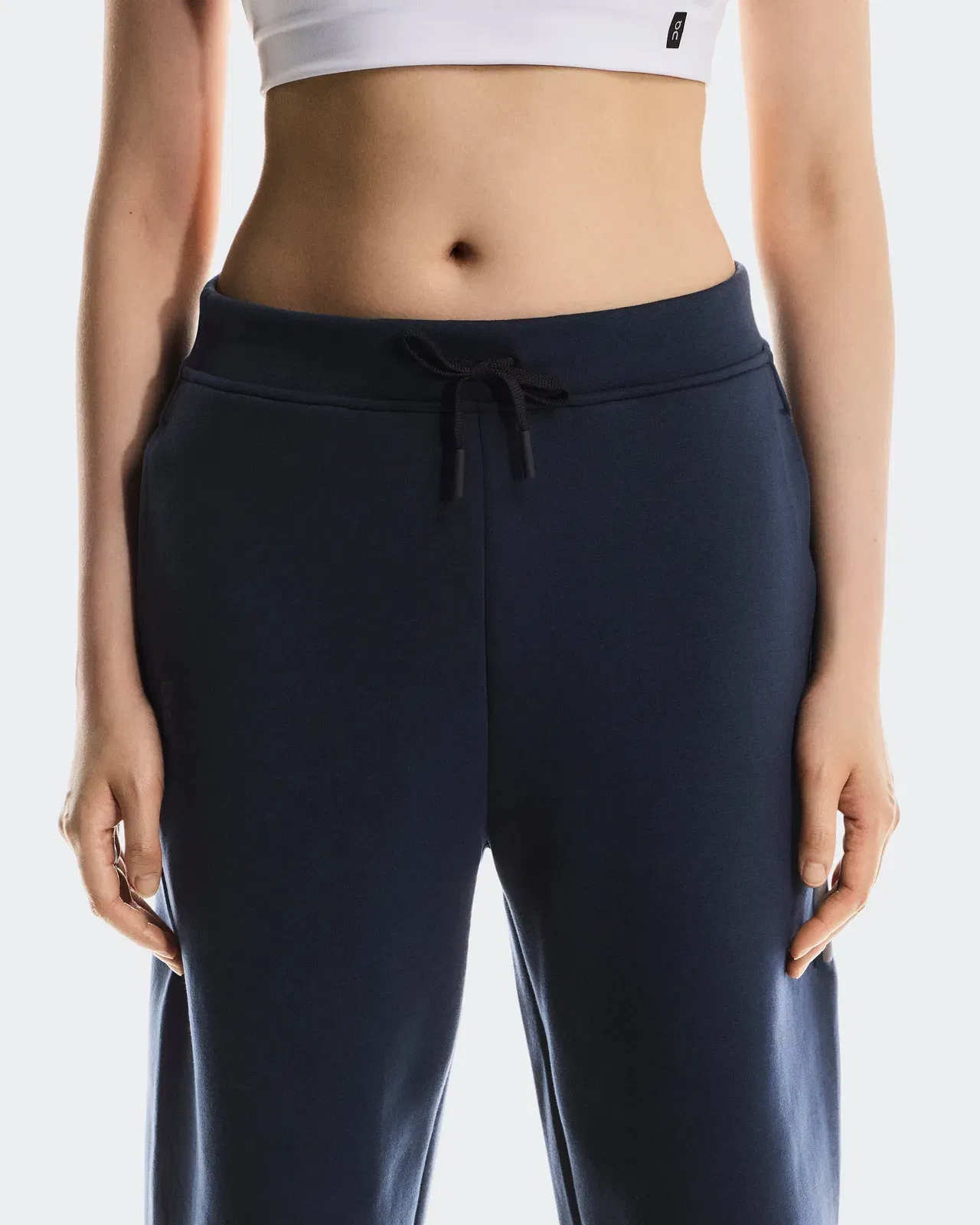 On Focus Tech Sweatpants Navy