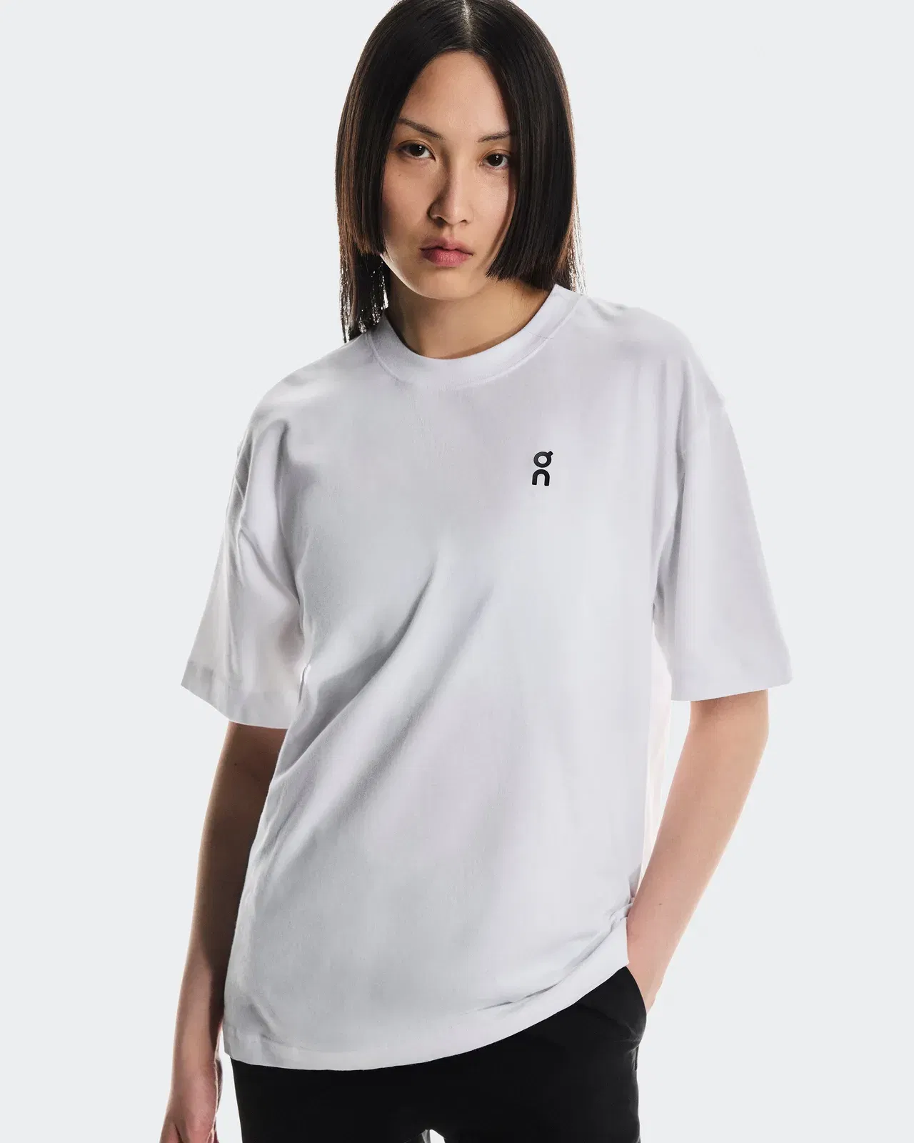 On Club T Graphic White Blue