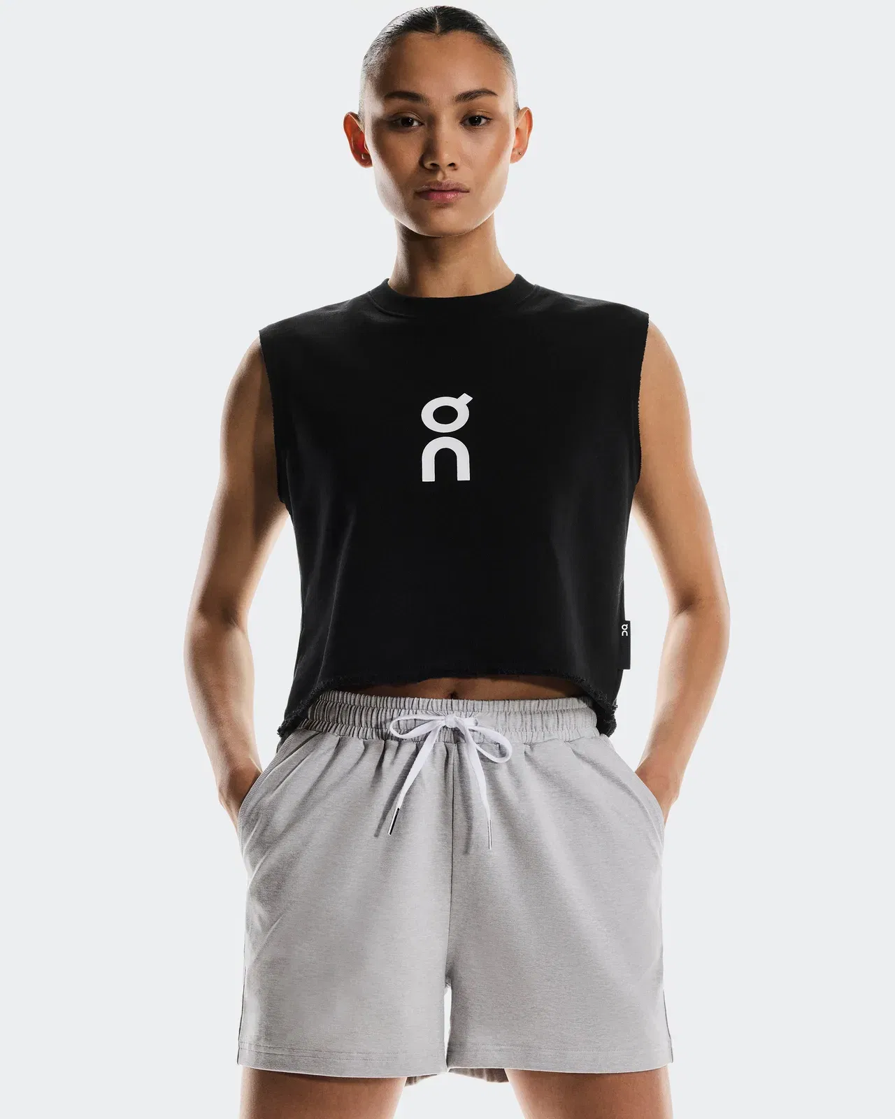 On Courtside Shorts Gravel